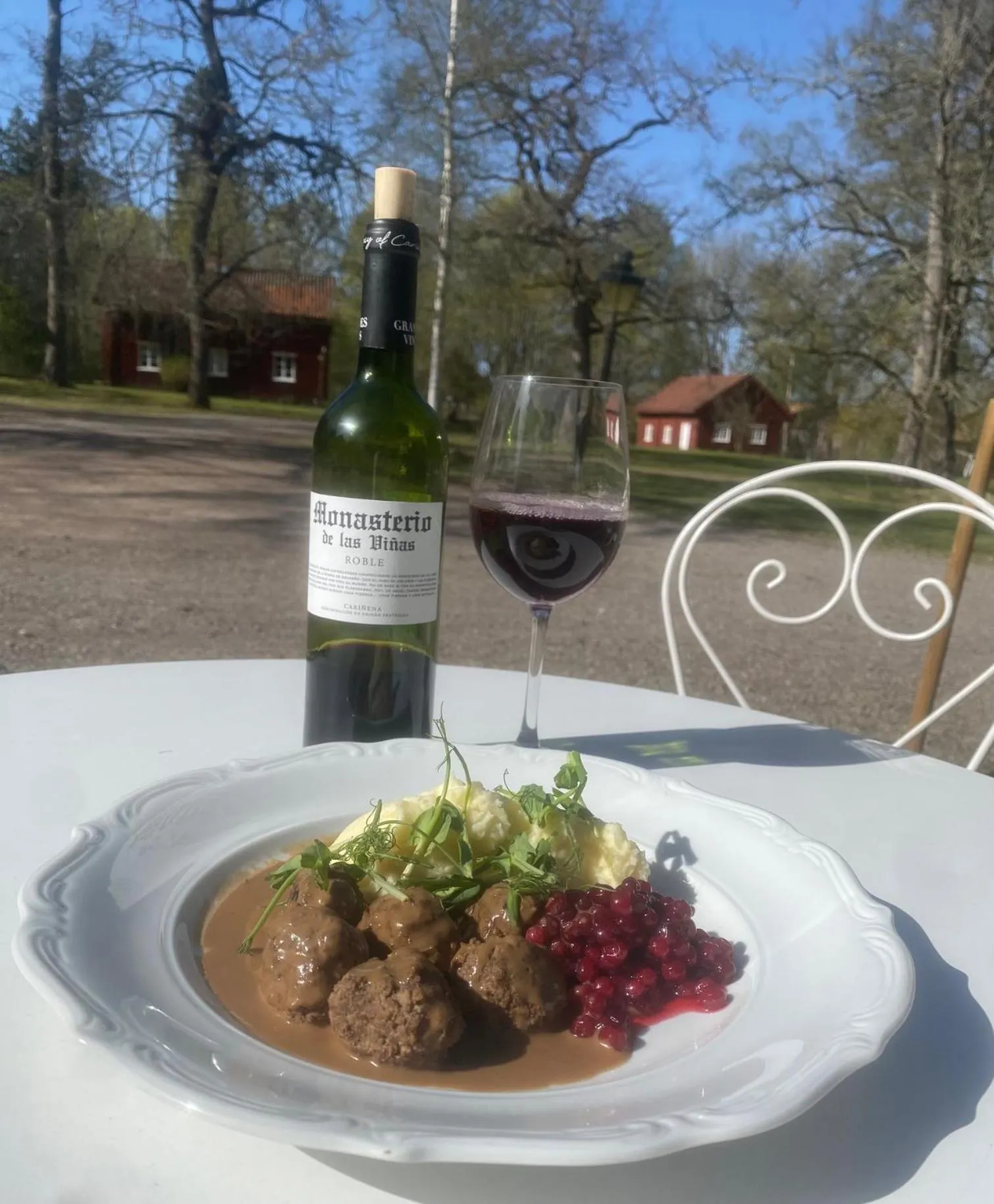 Restaurant/places to eat in Apertins Hotell