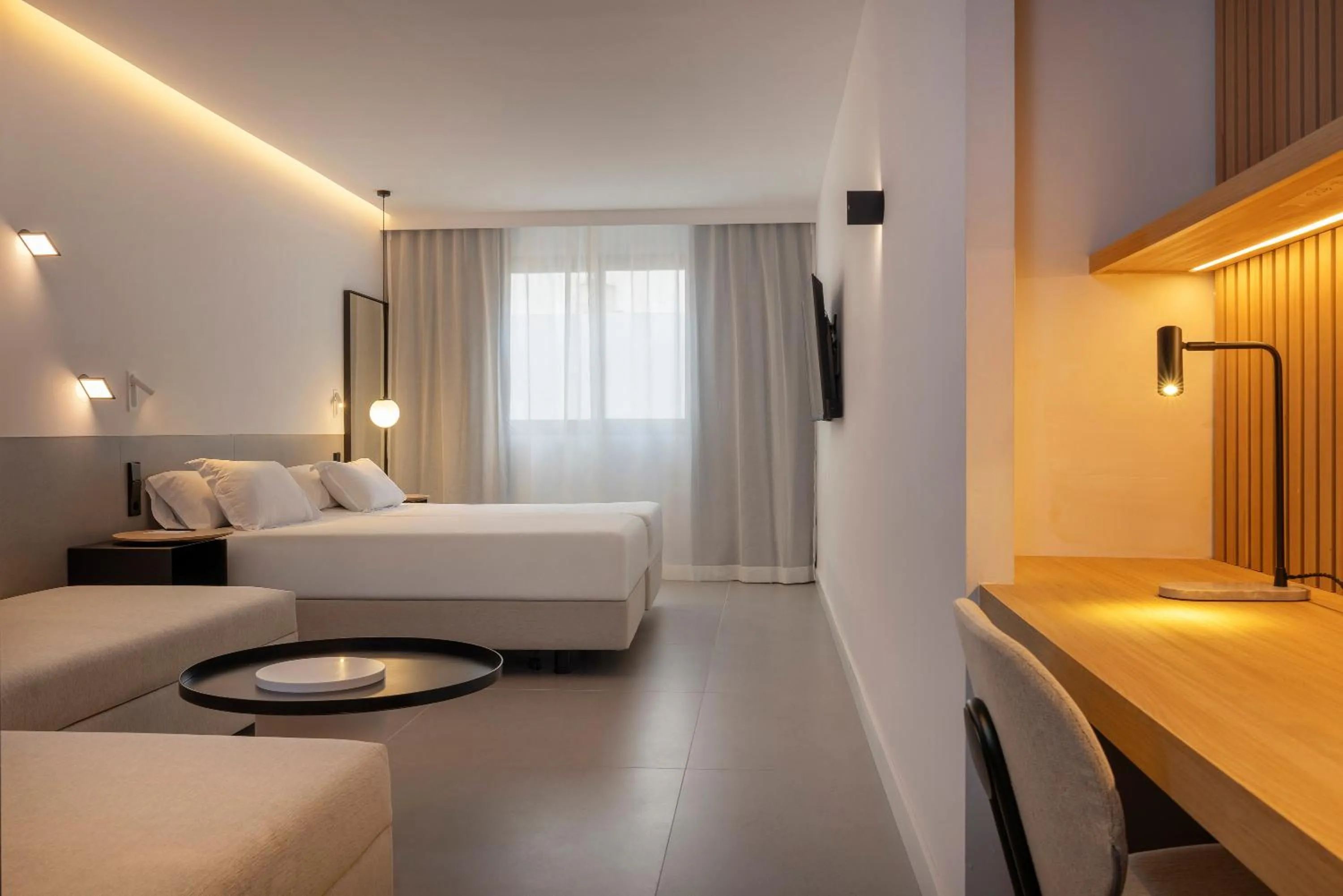 Living room, Bed in HM Jaime III