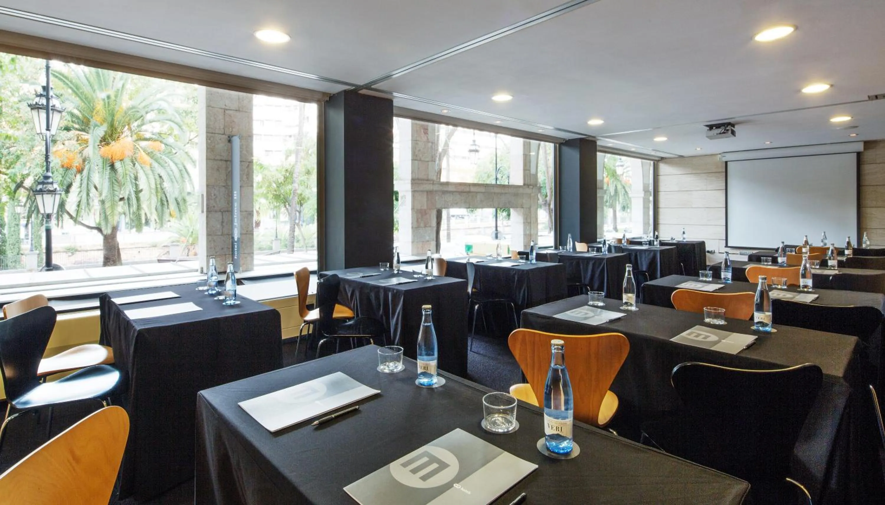 Meeting/conference room in HM Jaime III