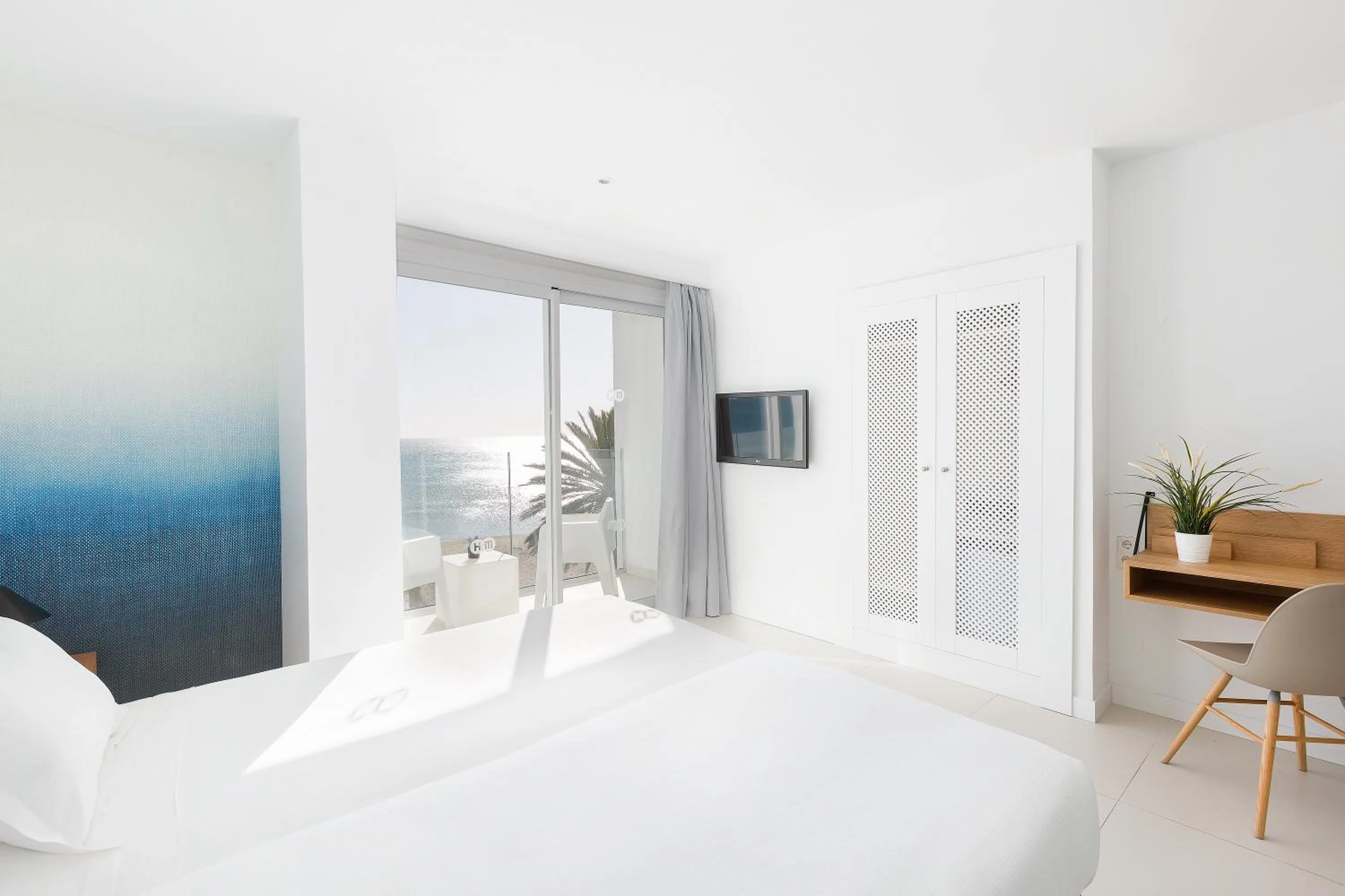 Bedroom, Bed in HM Tropical