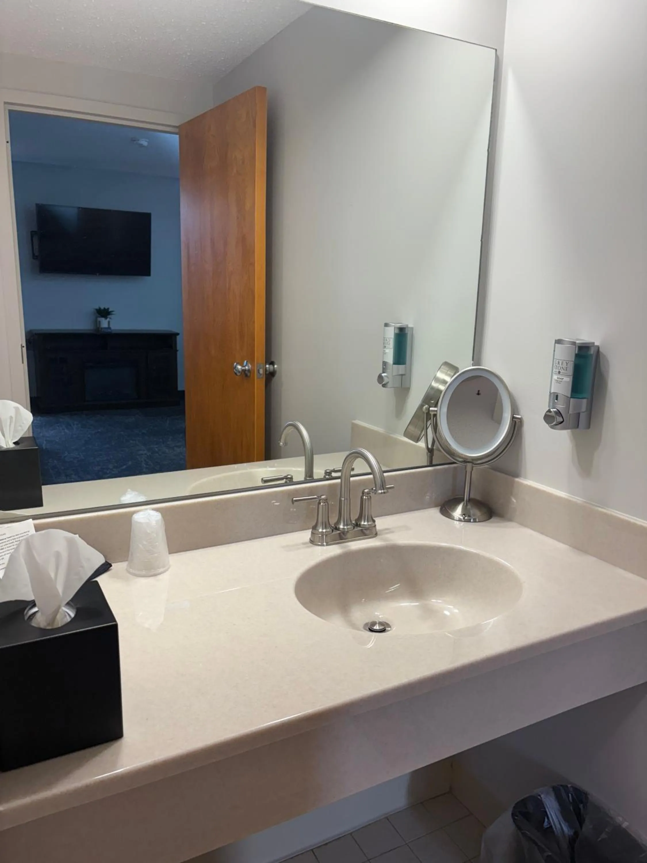 Bathroom in The Northeastland Hotel