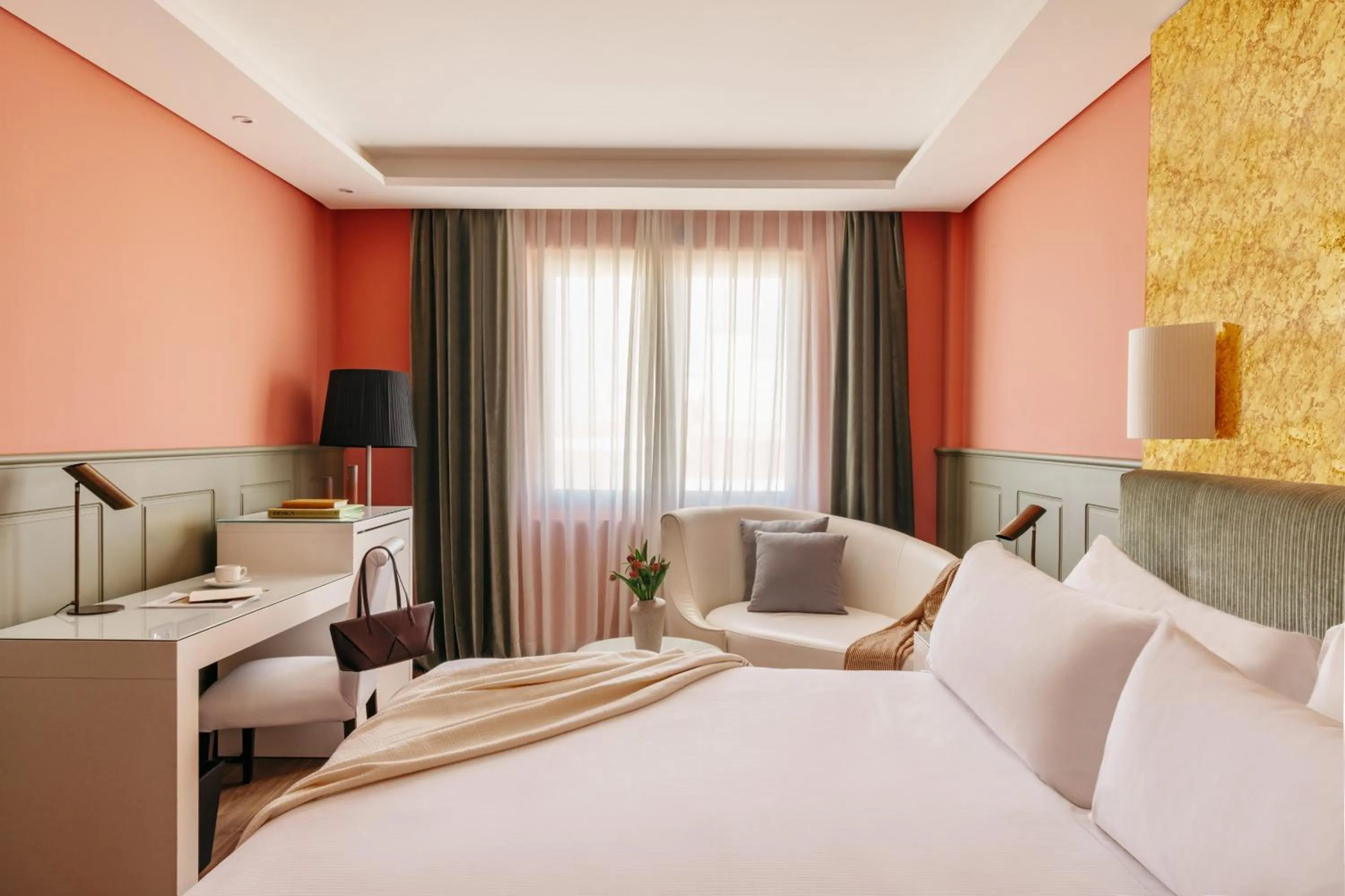 Bedroom, Bed in Hotel Colón Gran Meliá - The Leading Hotels of the World