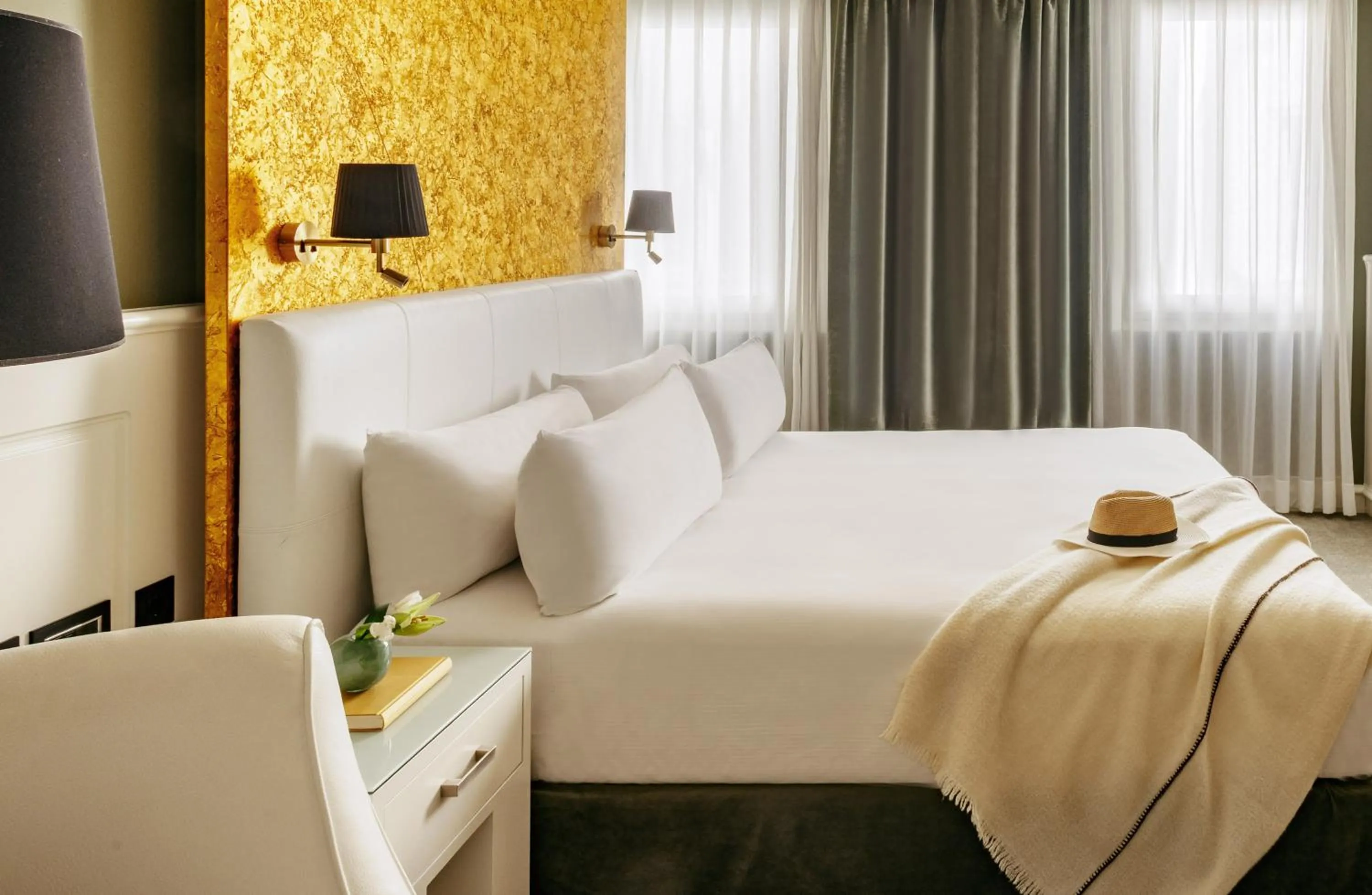 Bed in Hotel Colón Gran Meliá - The Leading Hotels of the World