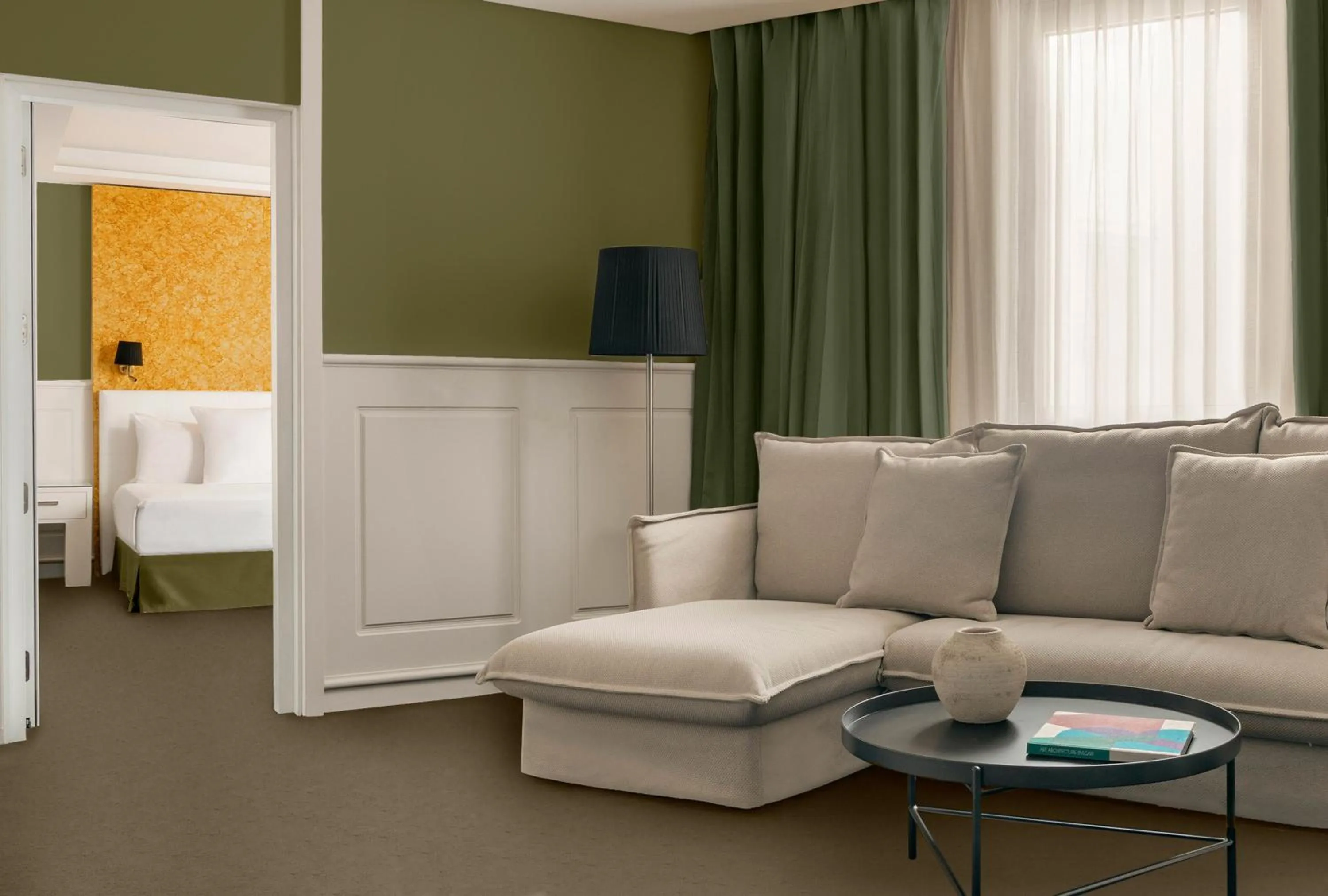 Living room, Bed in Hotel Colón Gran Meliá - The Leading Hotels of the World