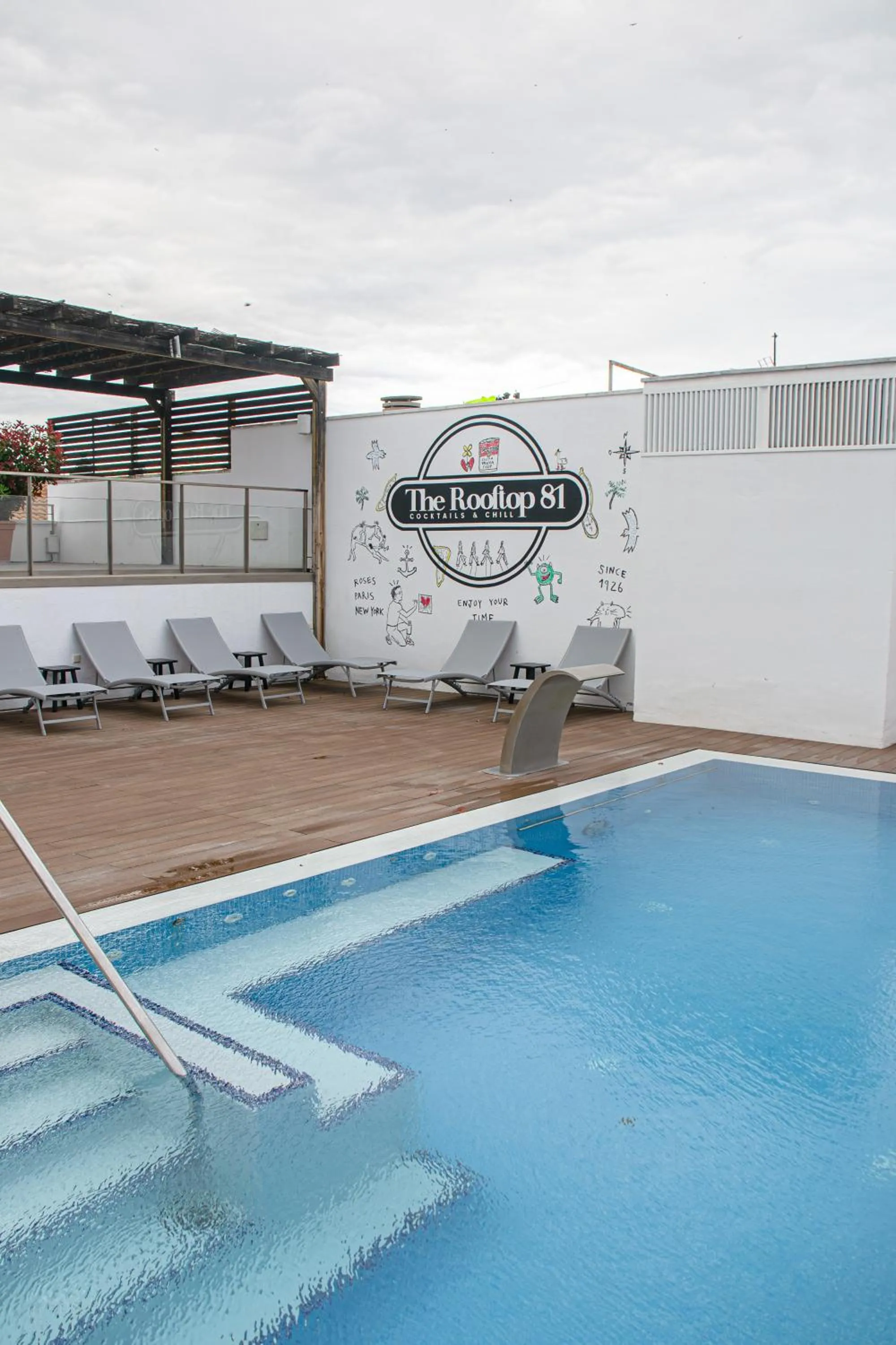 Swimming pool in Hotel Marina
