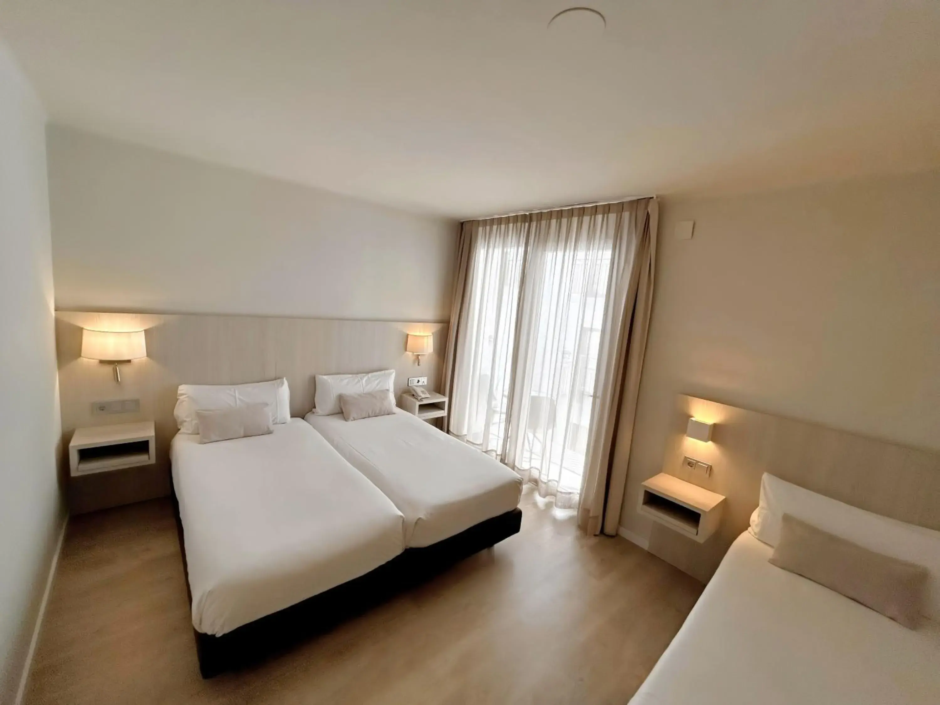 Triple Room in Hotel Marina Triple Room in Hotel Marina