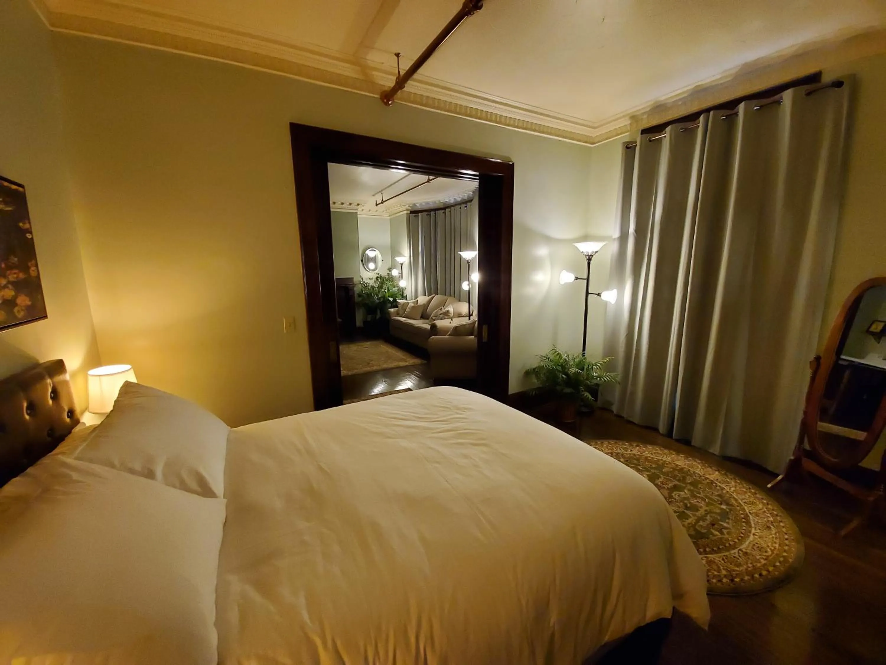 Bed in Daniell Manor