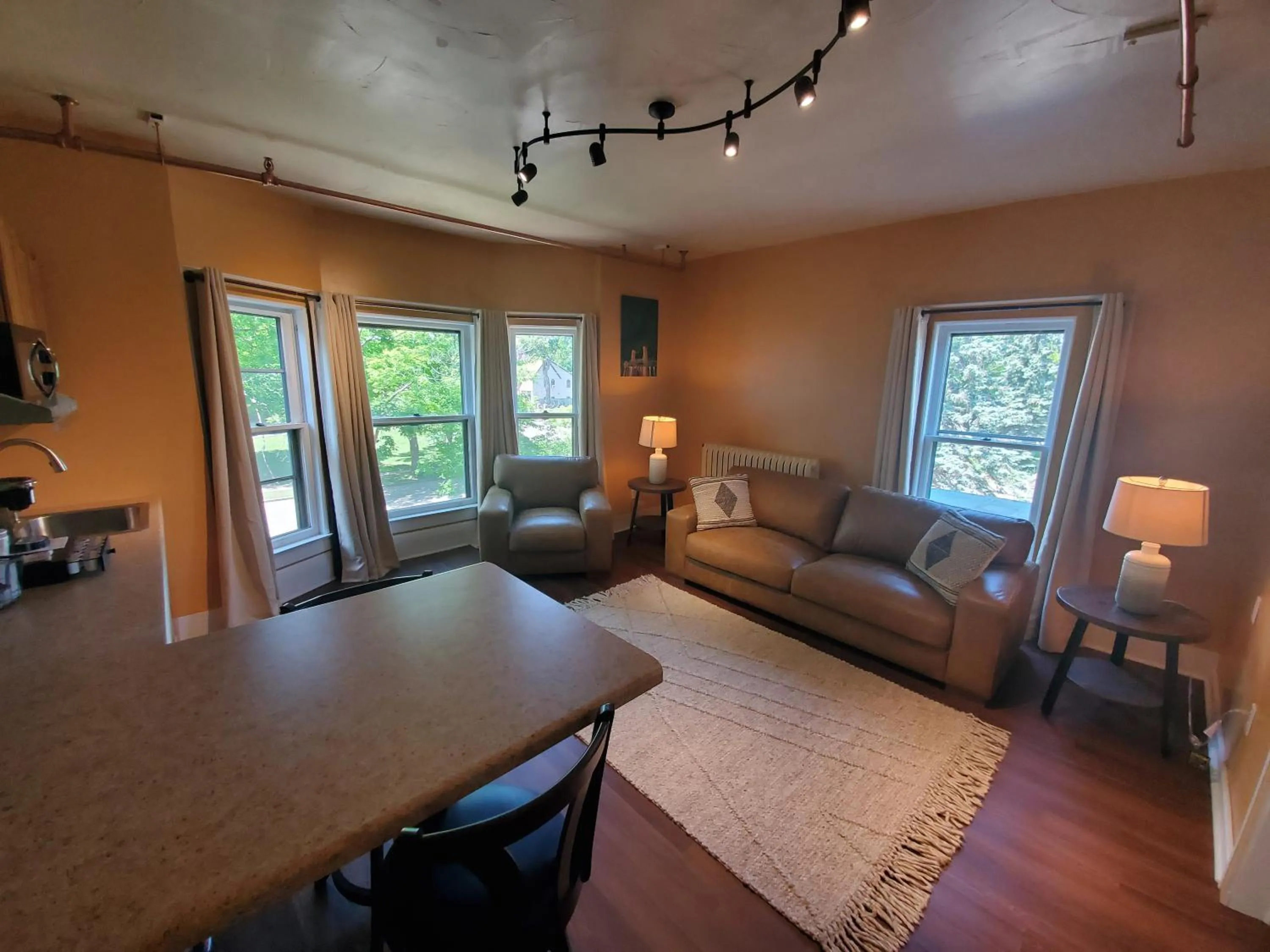Kitchen or kitchenette in Daniell Manor
