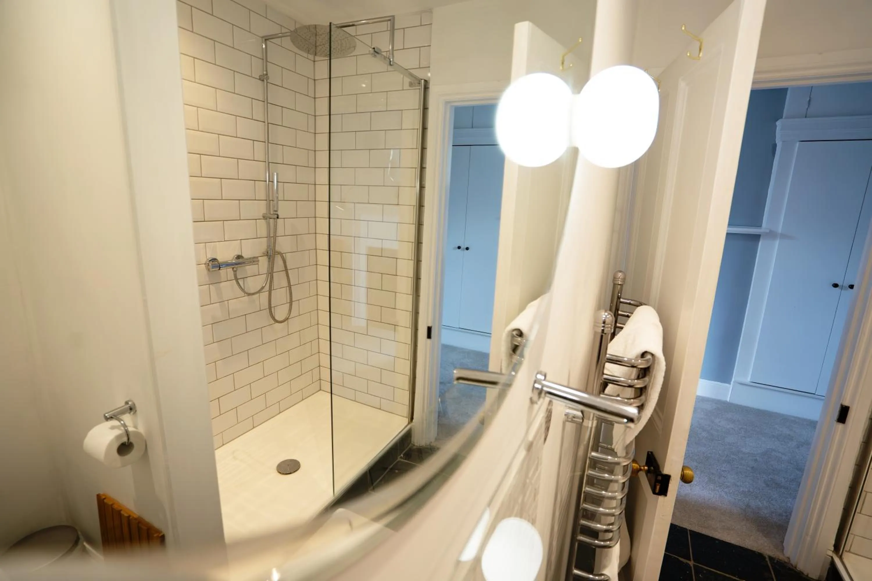 Shower in The Castle Inn Bradford on Avon