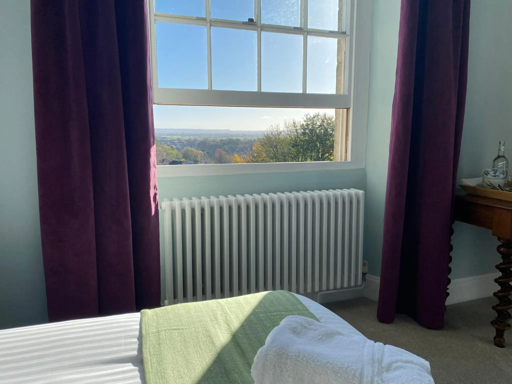 Bedroom, Bed in The Castle Inn Bradford on Avon