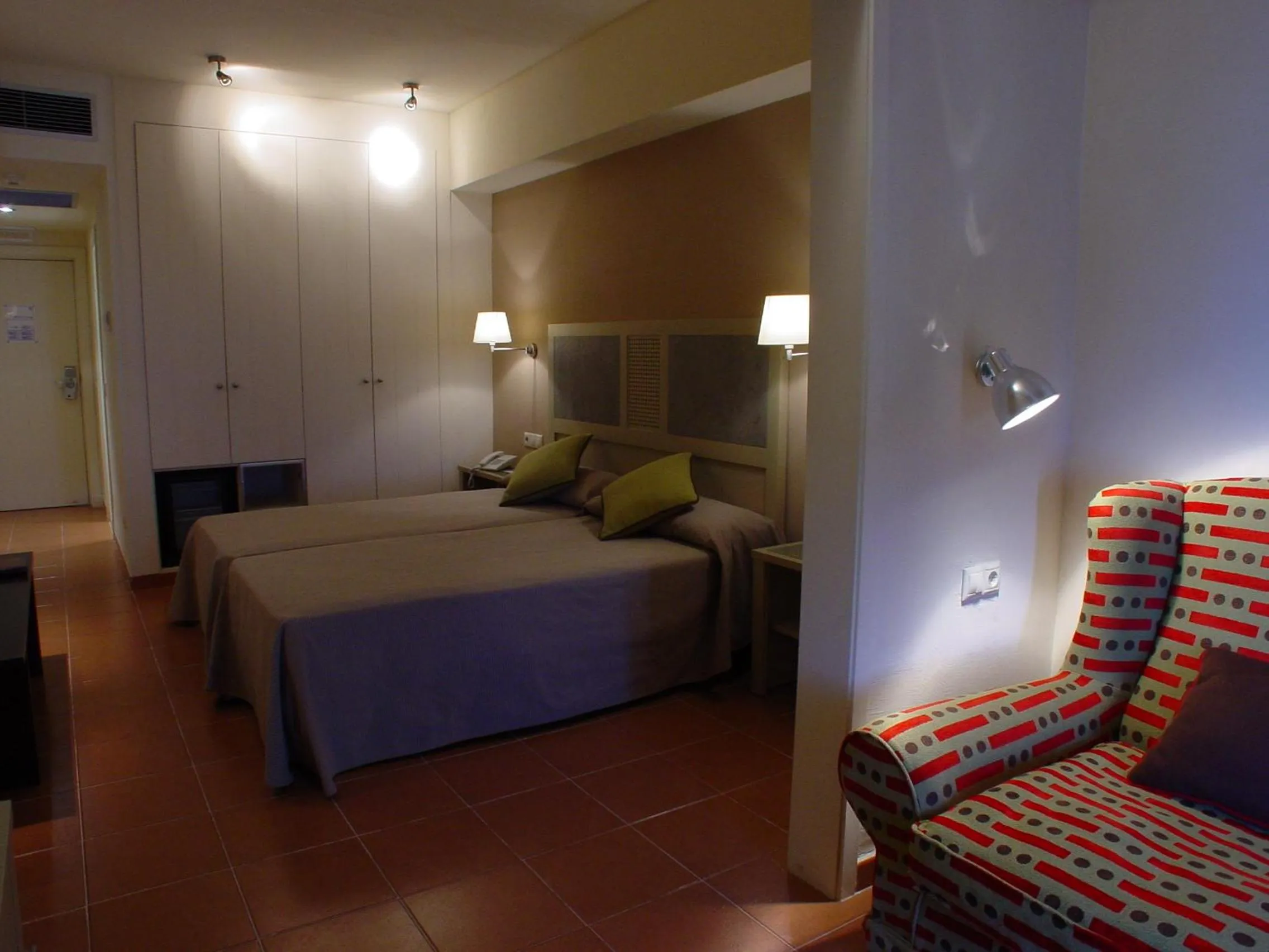Photo of the whole room, Bed in Hotel Alcossebre