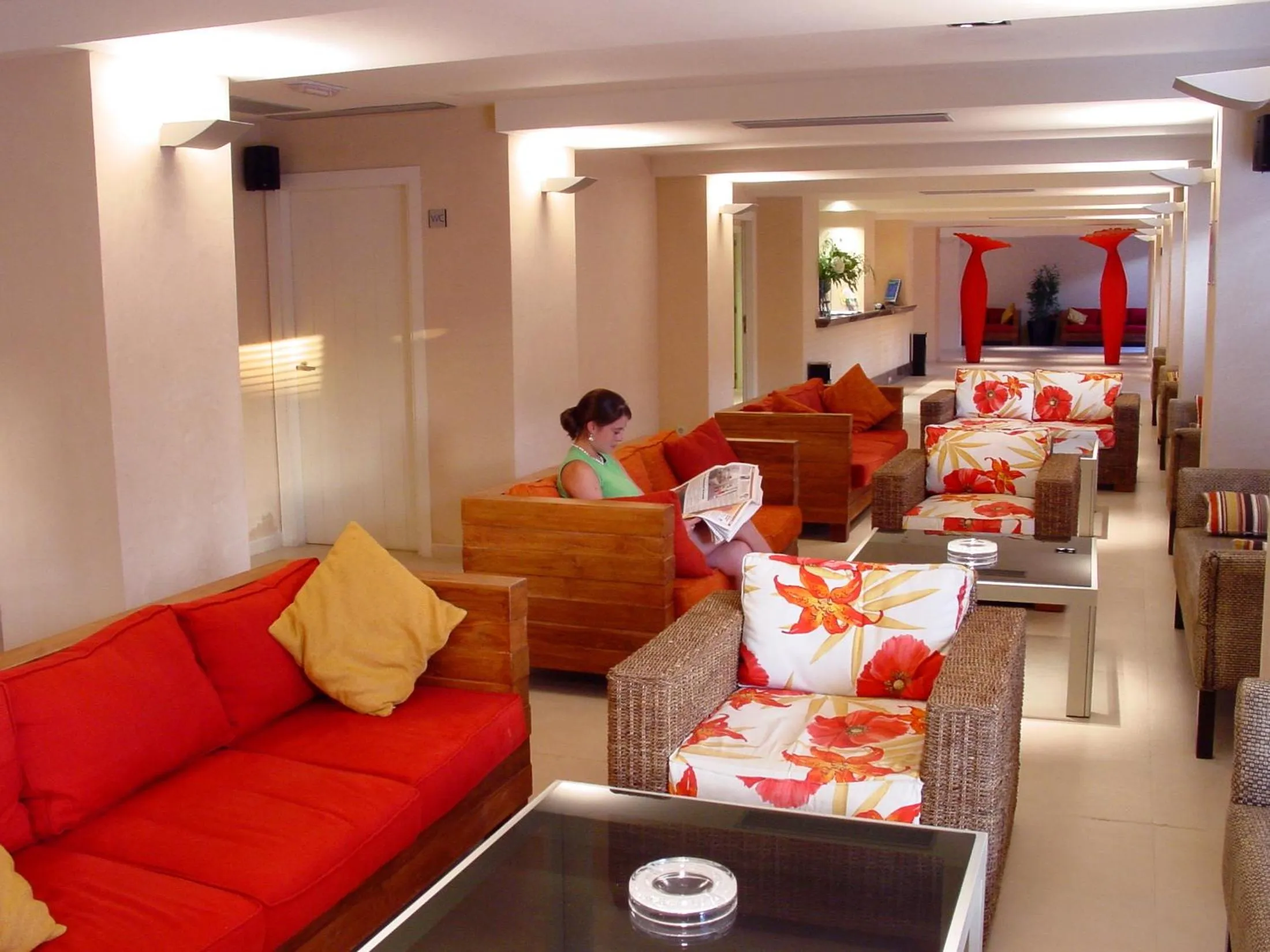 Communal lounge/ TV room in Hotel Alcossebre