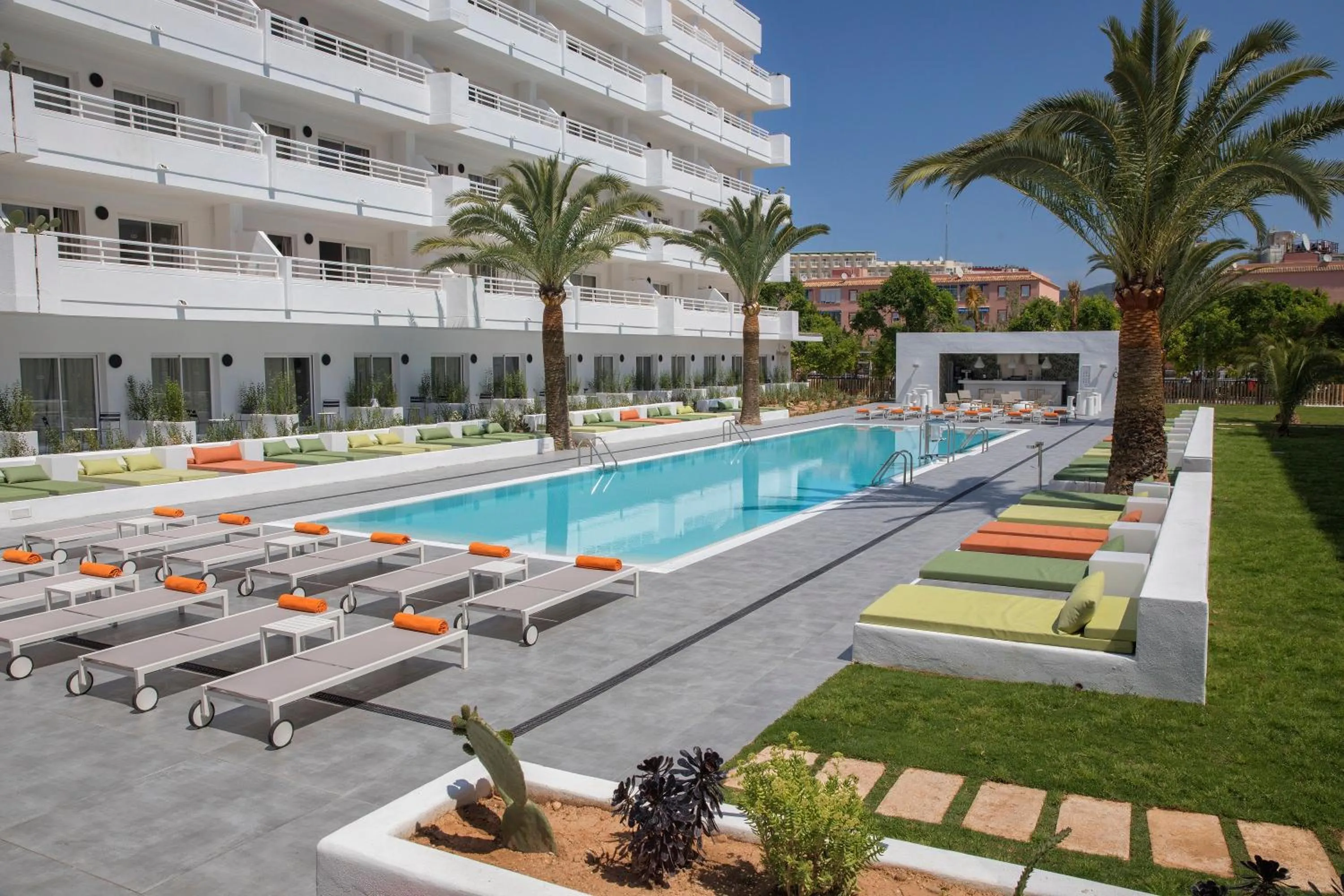 Swimming pool in HM Martinique