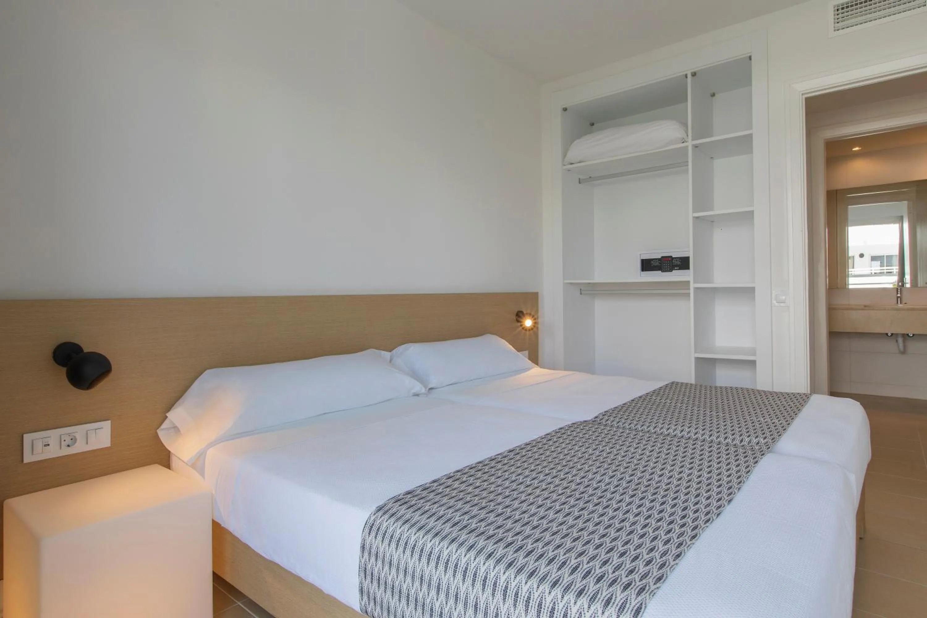 Bedroom, Bed in HM Martinique