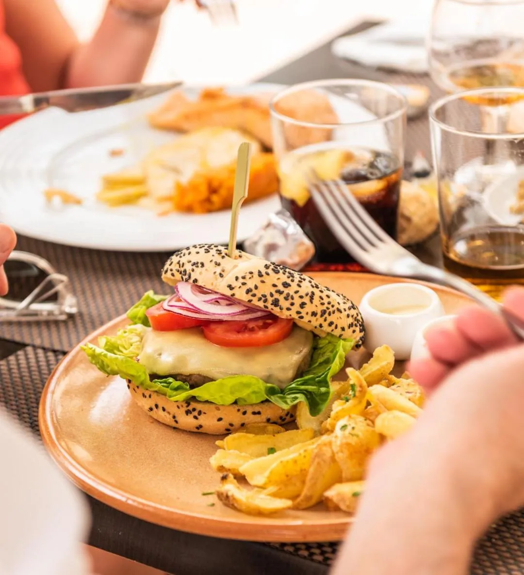 Restaurant/places to eat in Puerto Azul Marbella