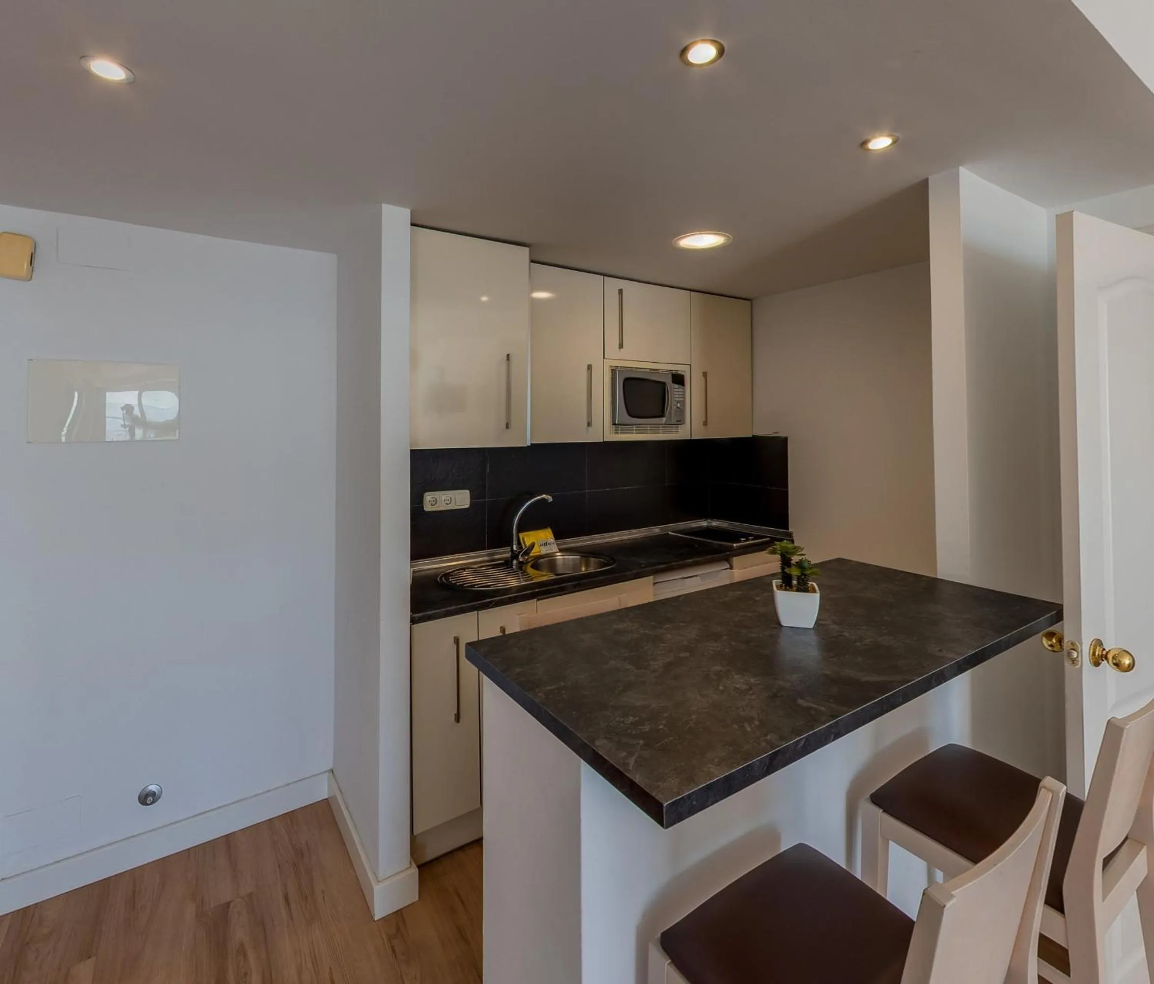 Kitchen or kitchenette in Puerto Azul Marbella