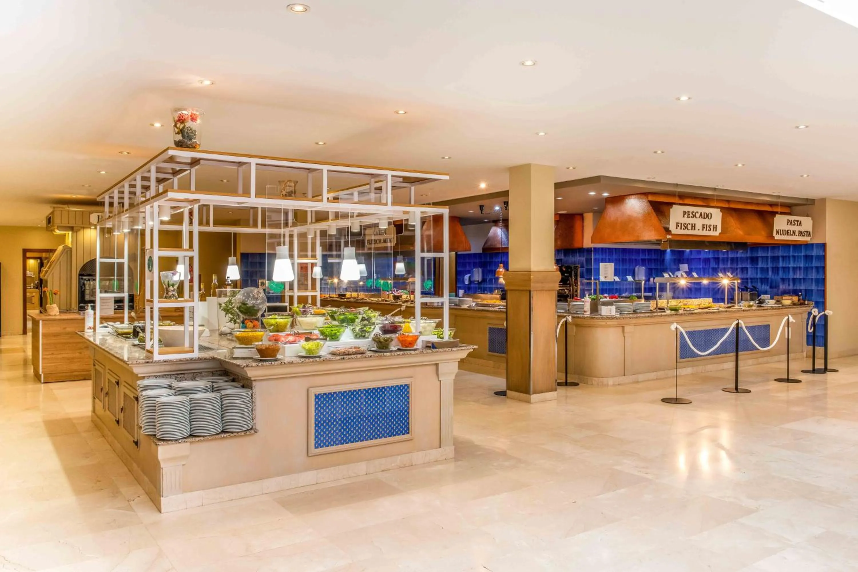 Restaurant/places to eat in Valentin Sancti Petri