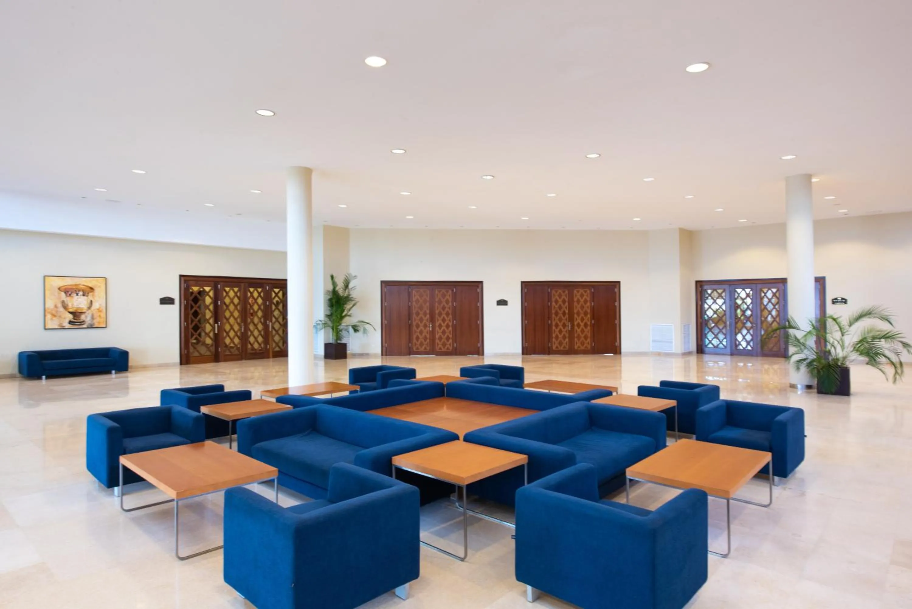 Business facilities in Valentin Sancti Petri