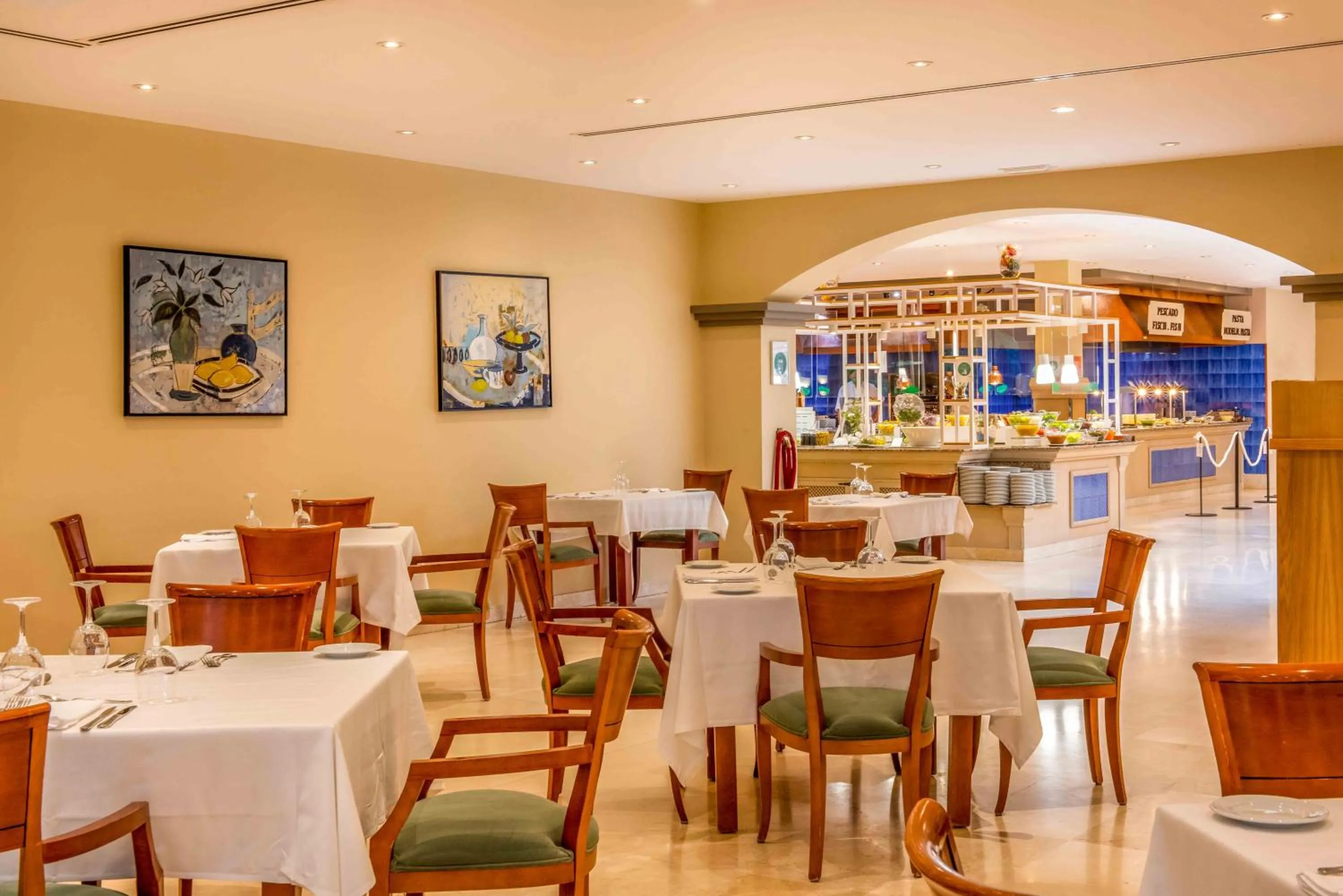 Restaurant/places to eat in Valentin Sancti Petri