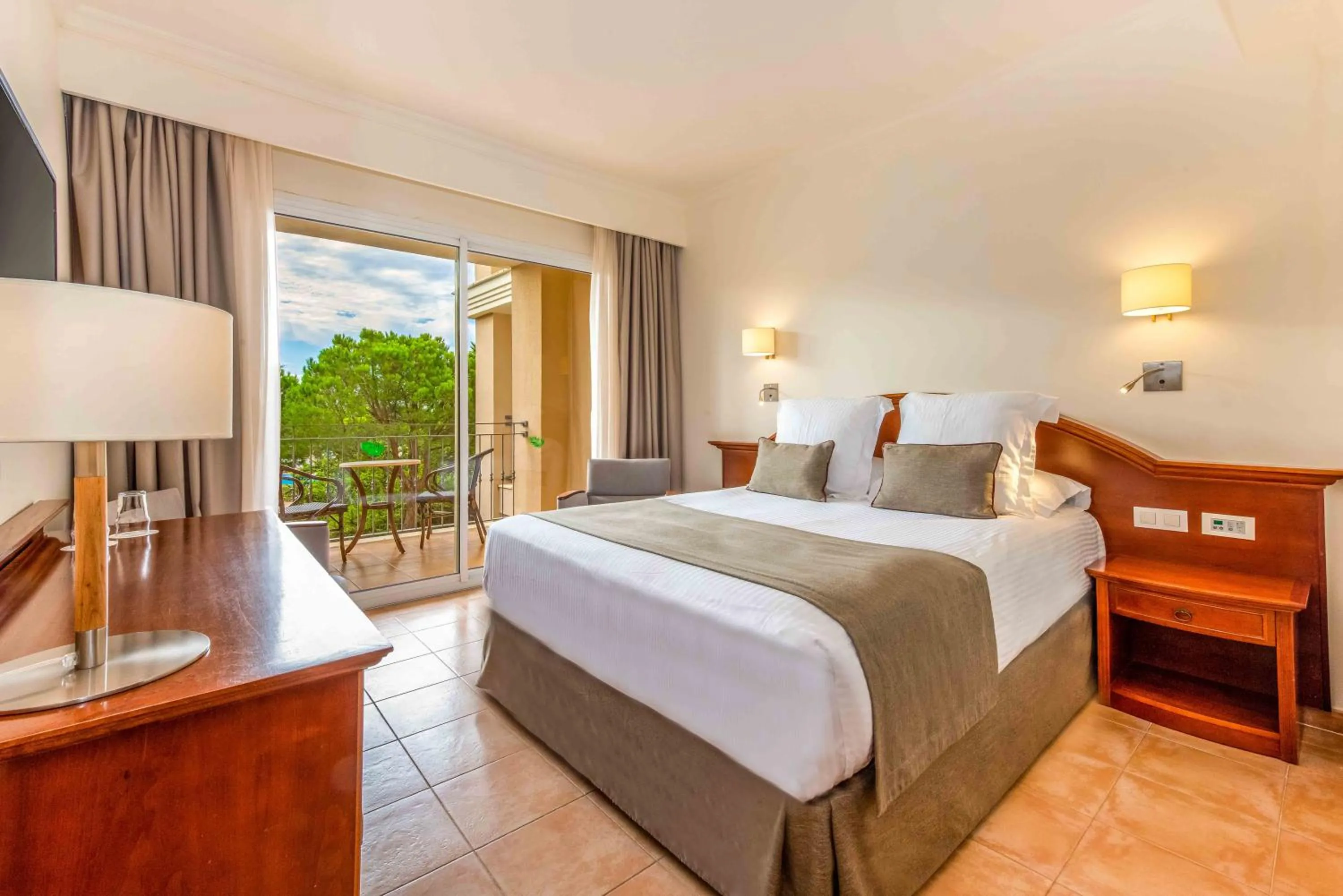 Photo of the whole room, Bed in Valentin Sancti Petri