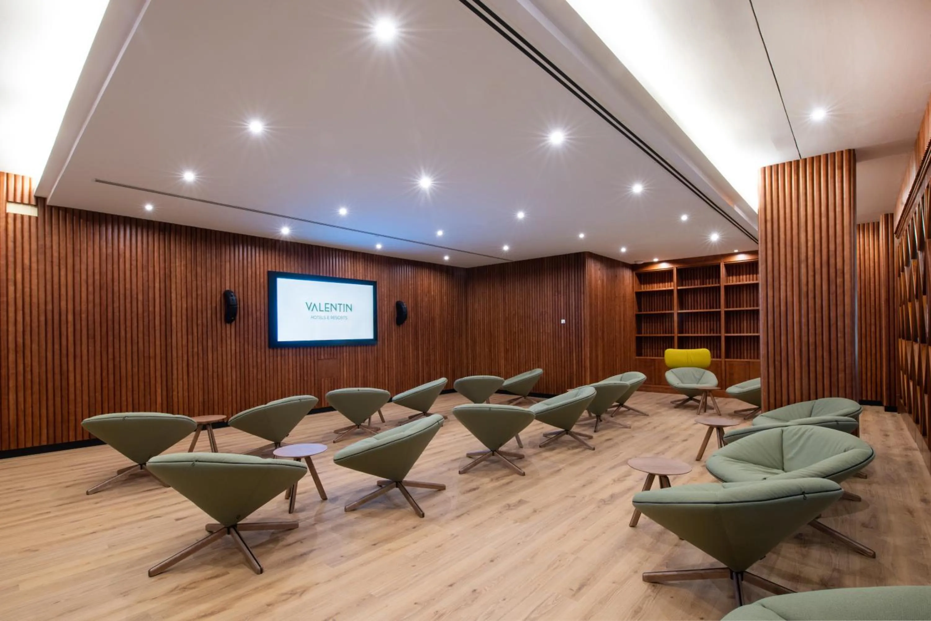 Business facilities in Valentin Sancti Petri