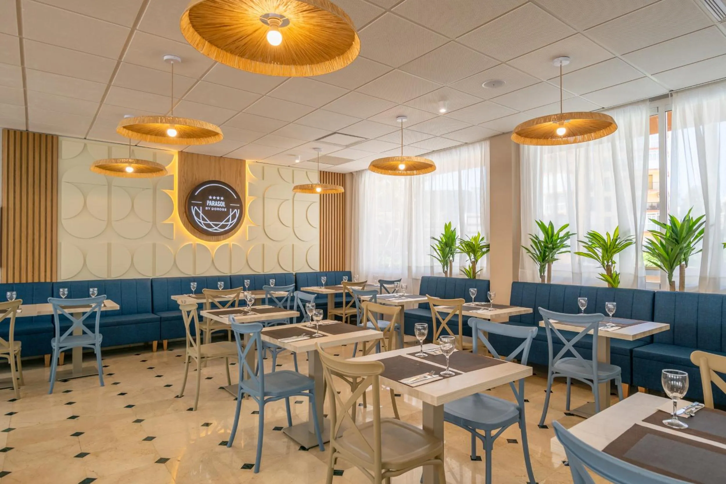 Restaurant/places to eat in Hotel Parasol by Dorobe