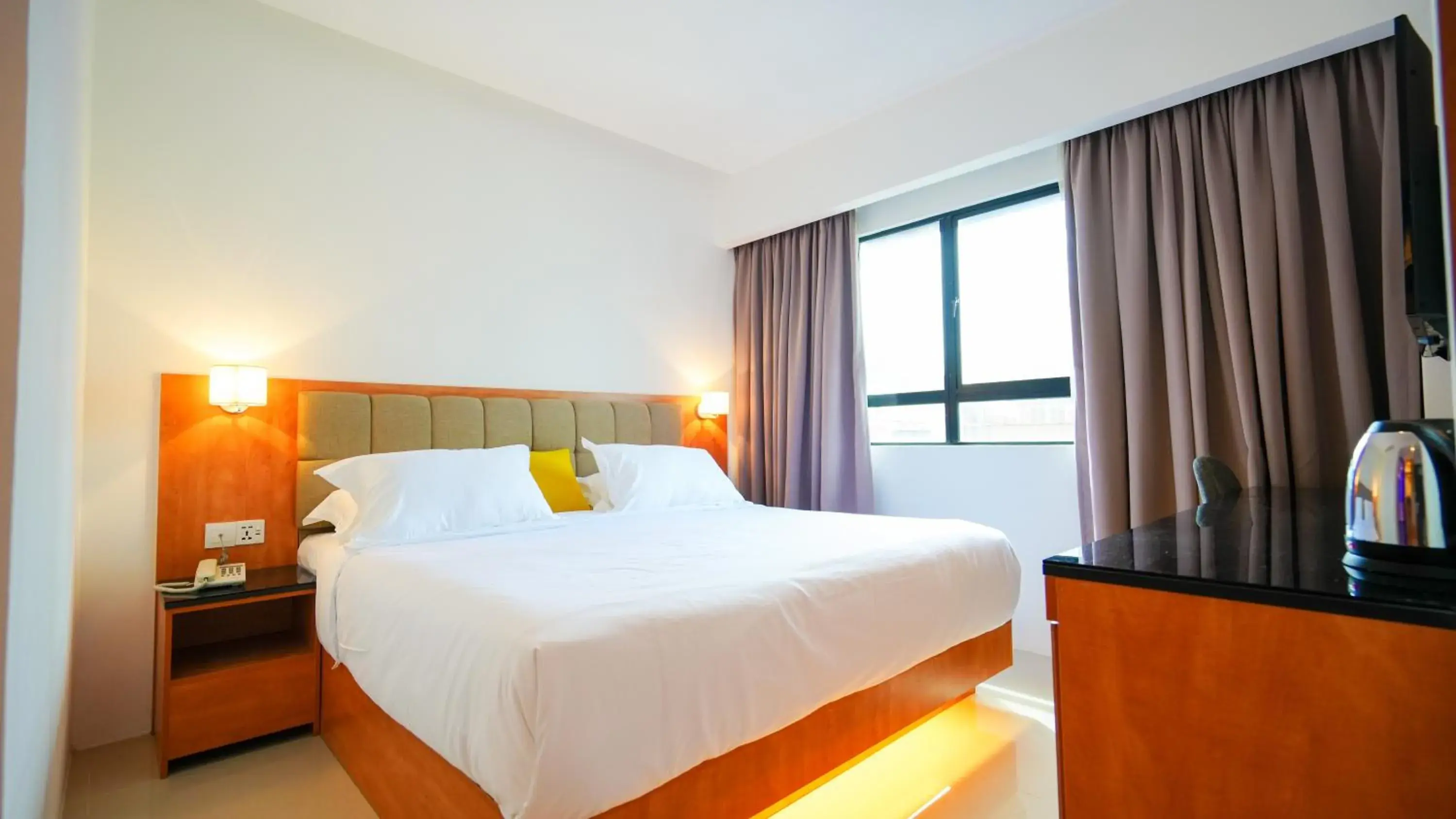 Premium Super King Room with Window in D Loft Hotel Premium Super King Room with Window in D Loft Hotel