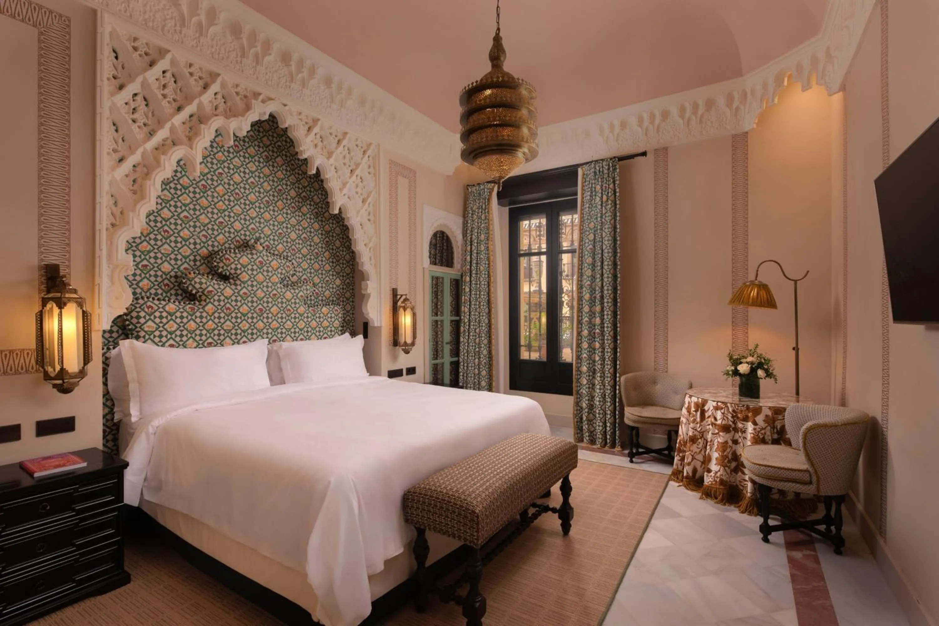 Bedroom, Bed in Hotel Alfonso XIII, a Luxury Collection Hotel, Seville