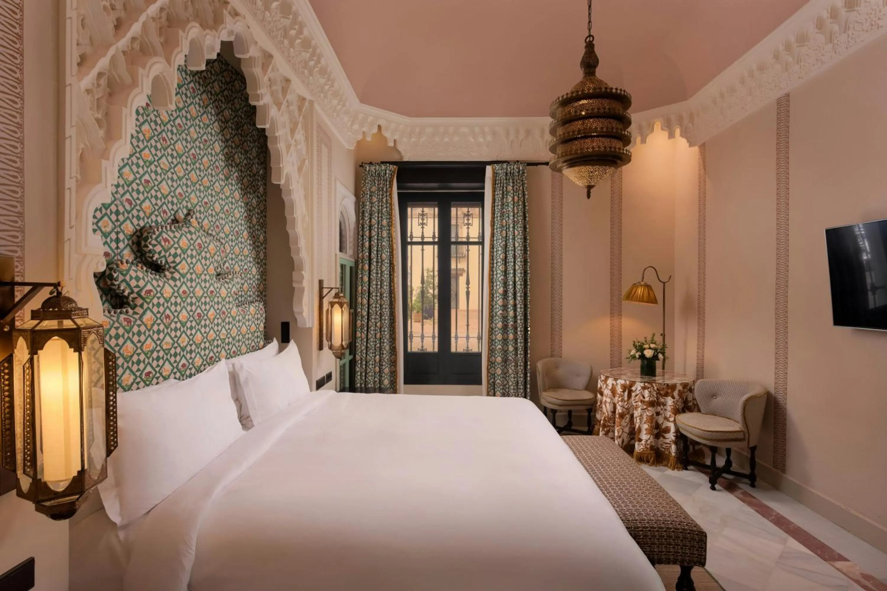Bedroom, Bed in Hotel Alfonso XIII, a Luxury Collection Hotel, Seville