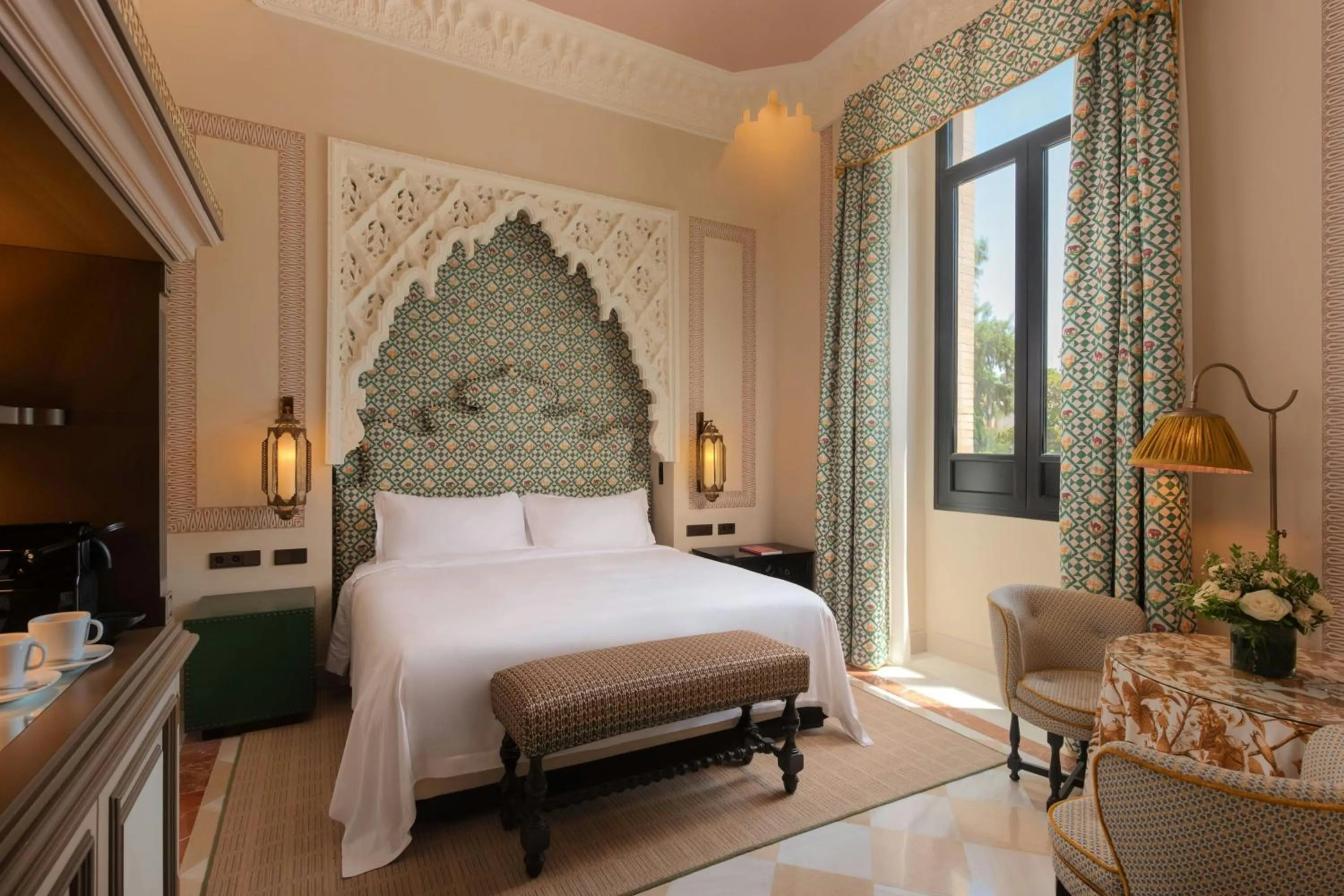 Bedroom, Bed in Hotel Alfonso XIII, a Luxury Collection Hotel, Seville