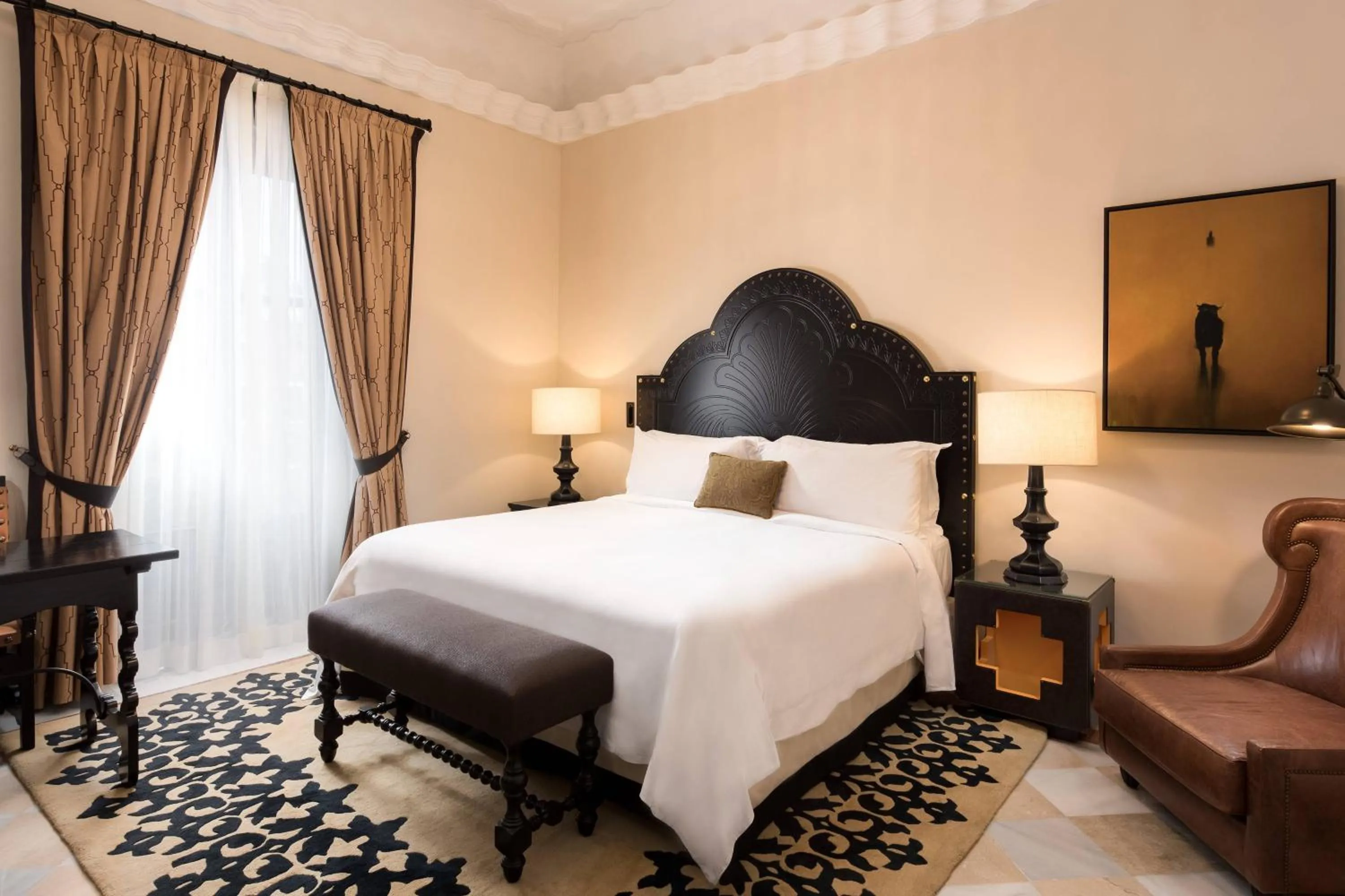 Photo of the whole room, Bed in Hotel Alfonso XIII, a Luxury Collection Hotel, Seville