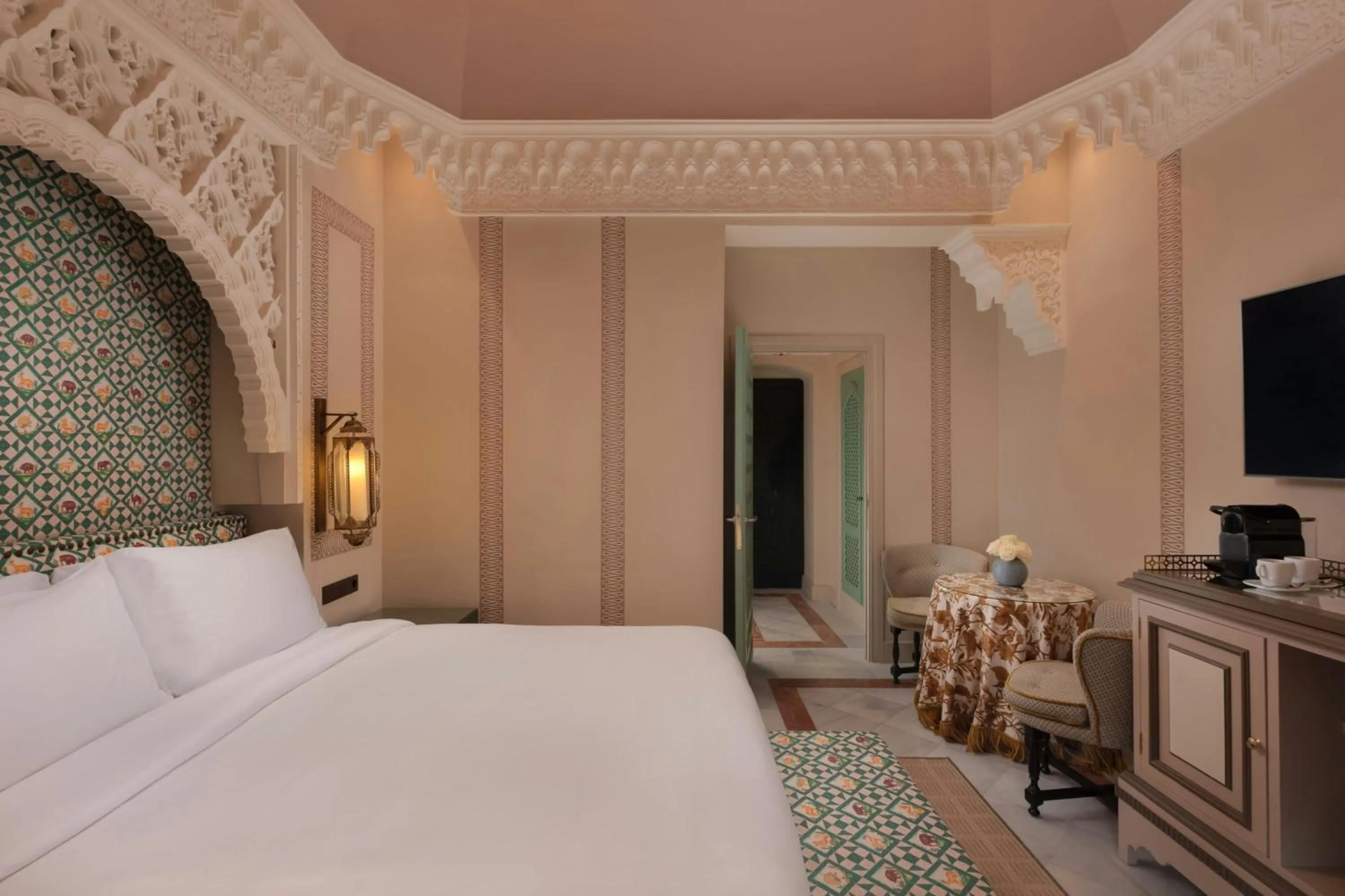 Bedroom, Bed in Hotel Alfonso XIII, a Luxury Collection Hotel, Seville