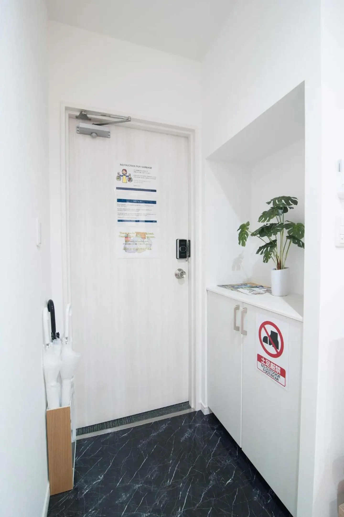 Text overlay in HIRO BUILDING Apartment Stay