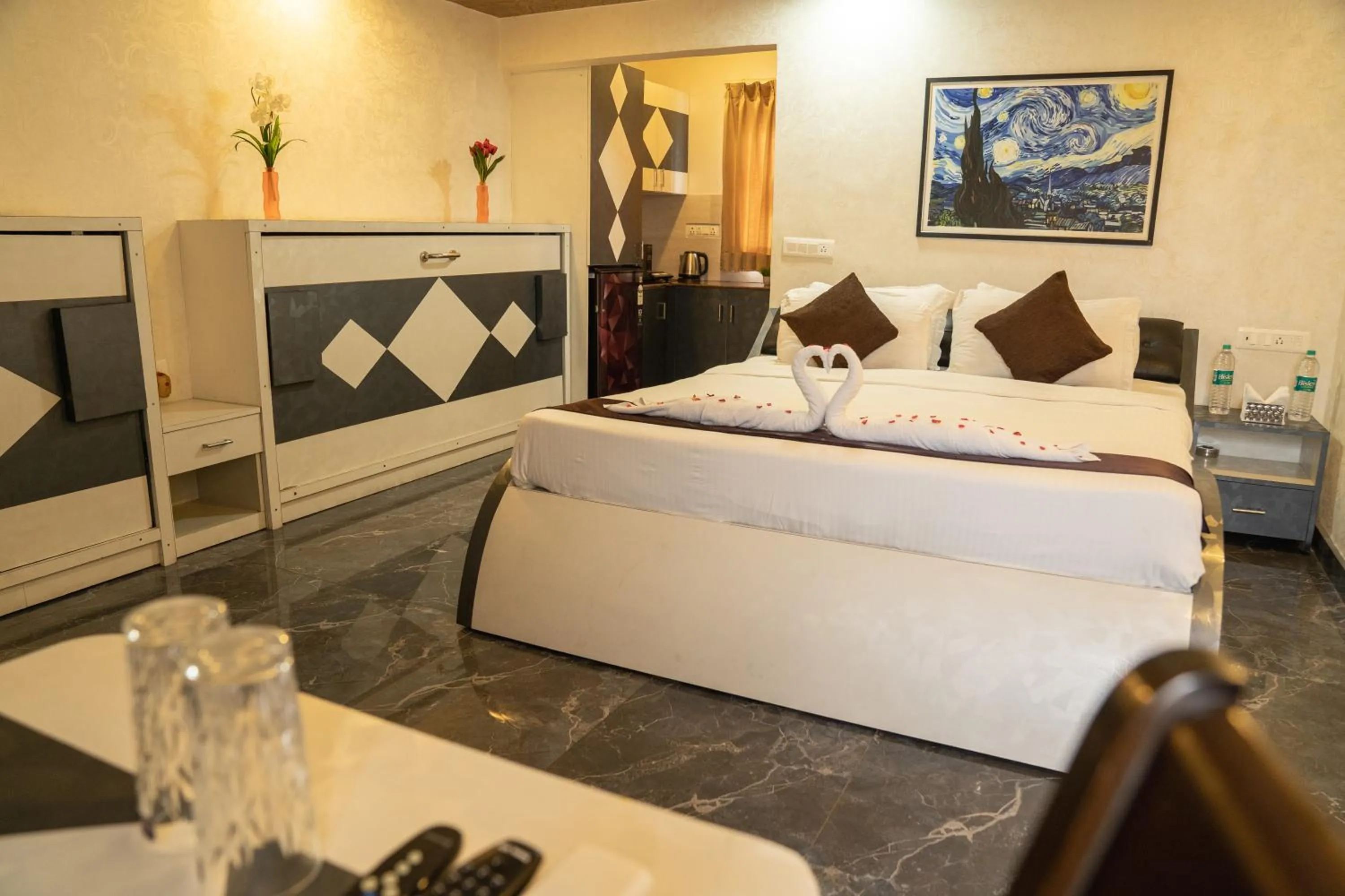 Bedroom, Bed in Seasons Suites - JP Nagar