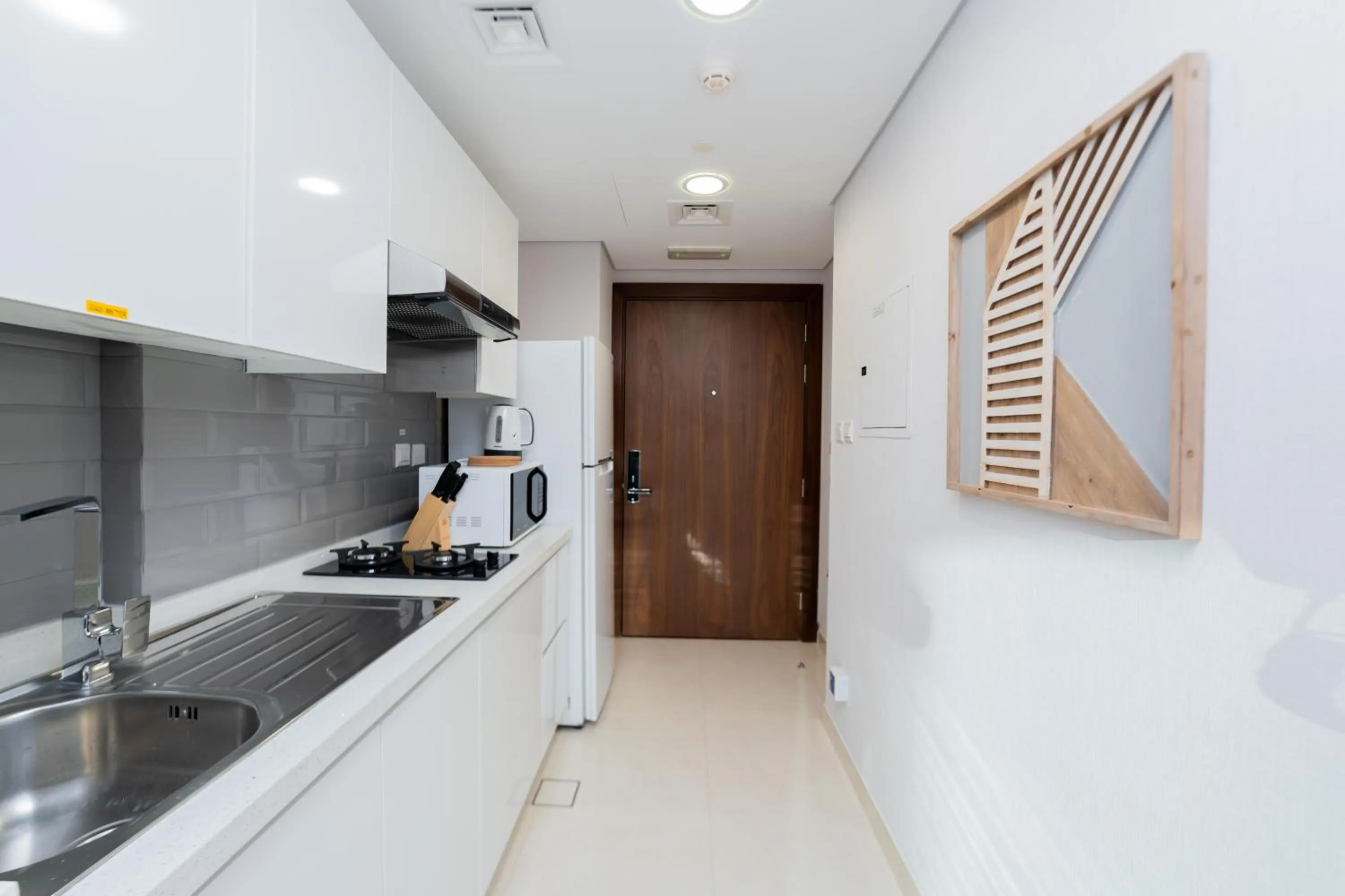 Kitchen or kitchenette in Kasco Homes Waves Tower Business Bay