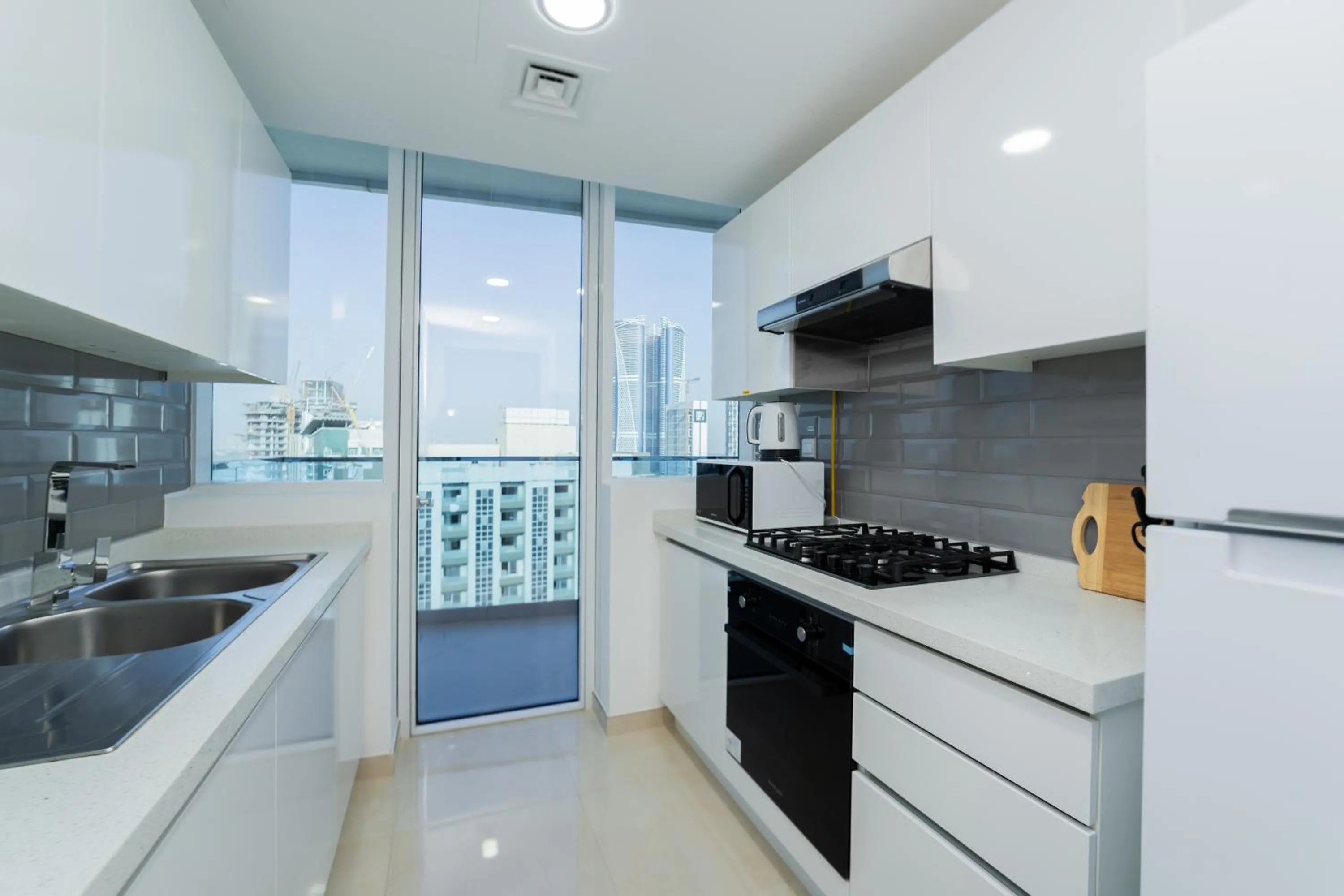 Kitchen or kitchenette in Kasco Homes Waves Tower Business Bay