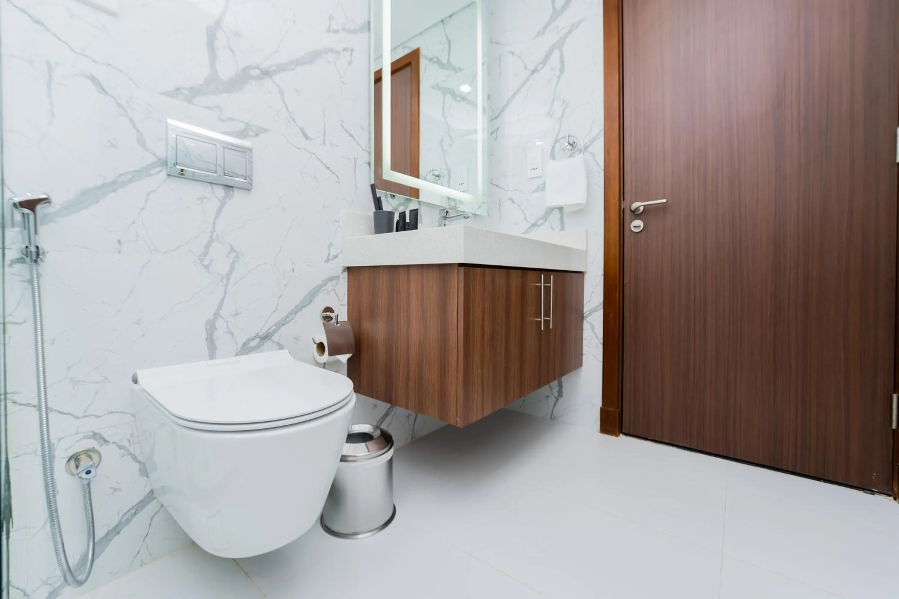 Toilet in Kasco Homes Waves Tower Business Bay