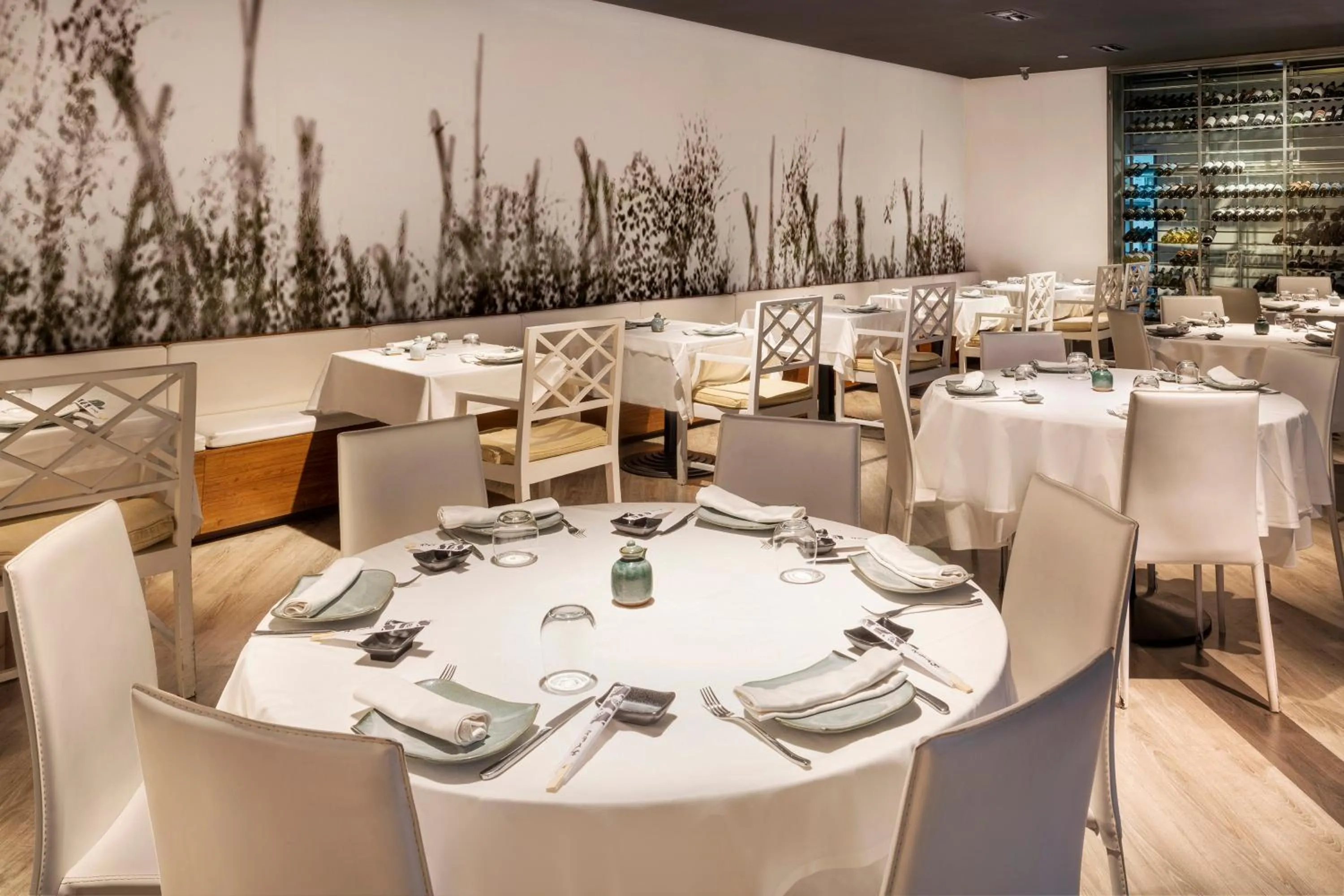 Restaurant/places to eat in Melia Castilla