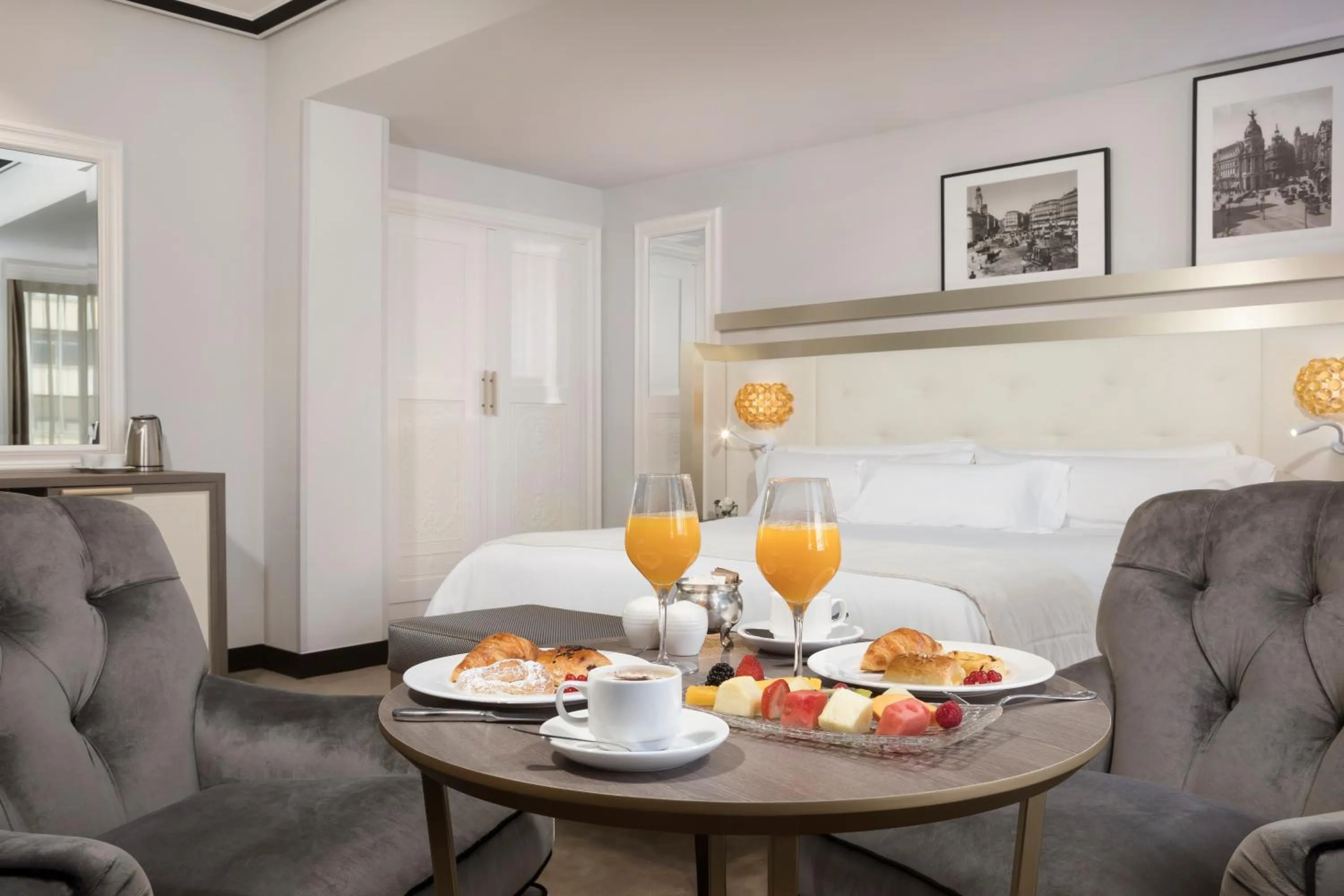 Food and drinks, Bed in Melia Castilla