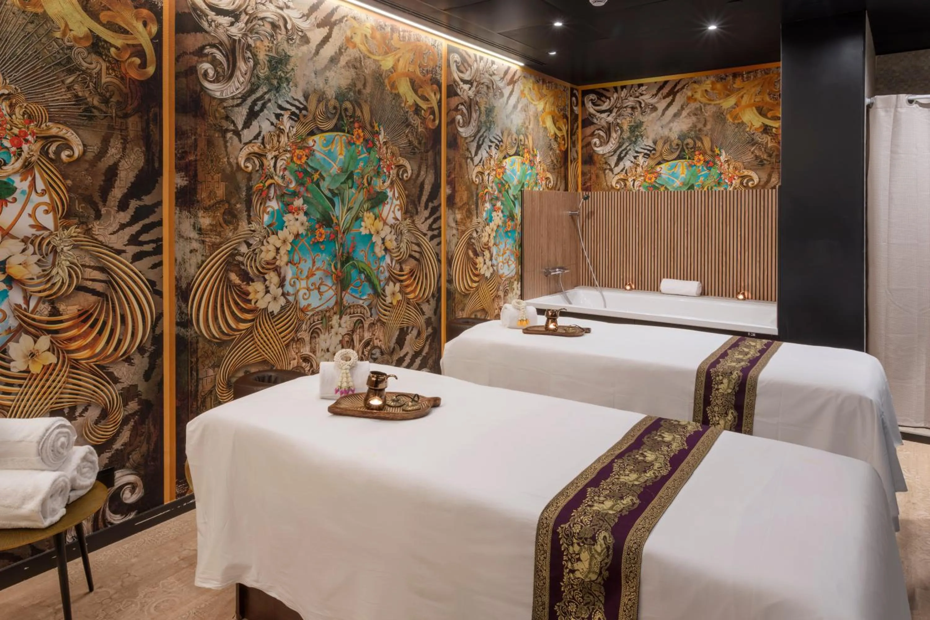 Massage, Bed in Melia Castilla