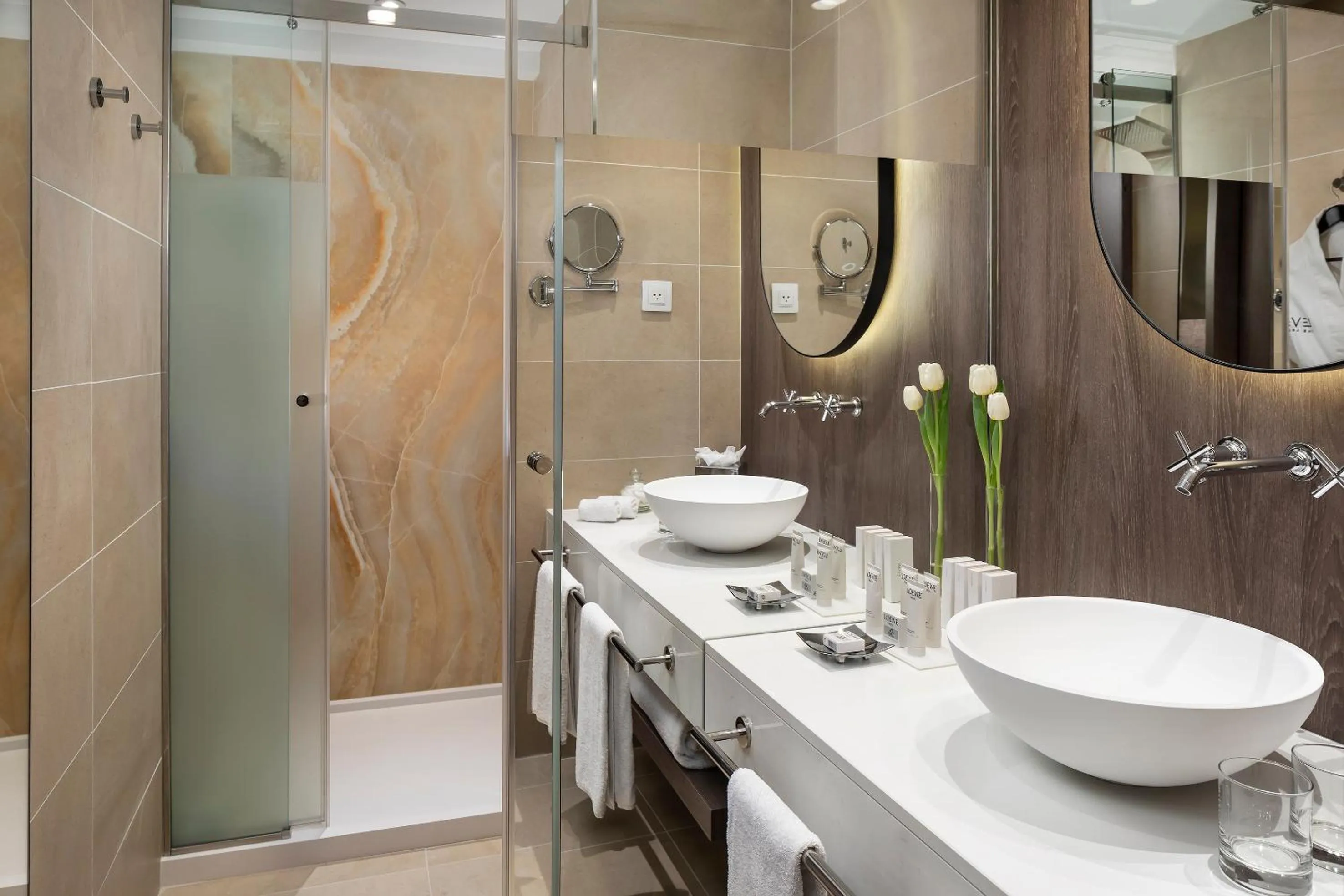 Bathroom in Melia Castilla