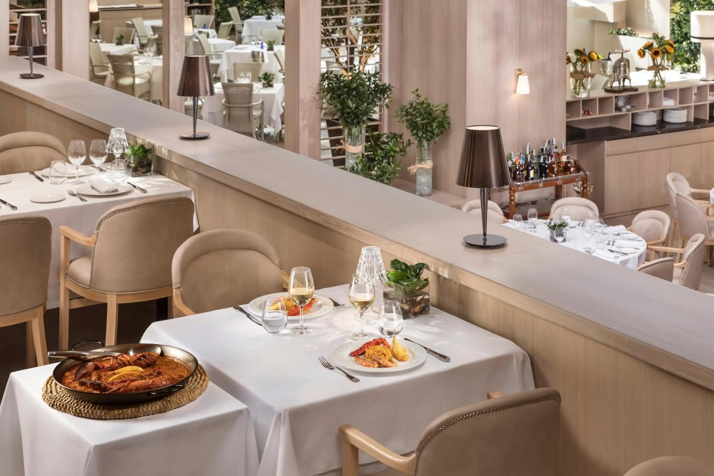 Restaurant/places to eat in Melia Castilla