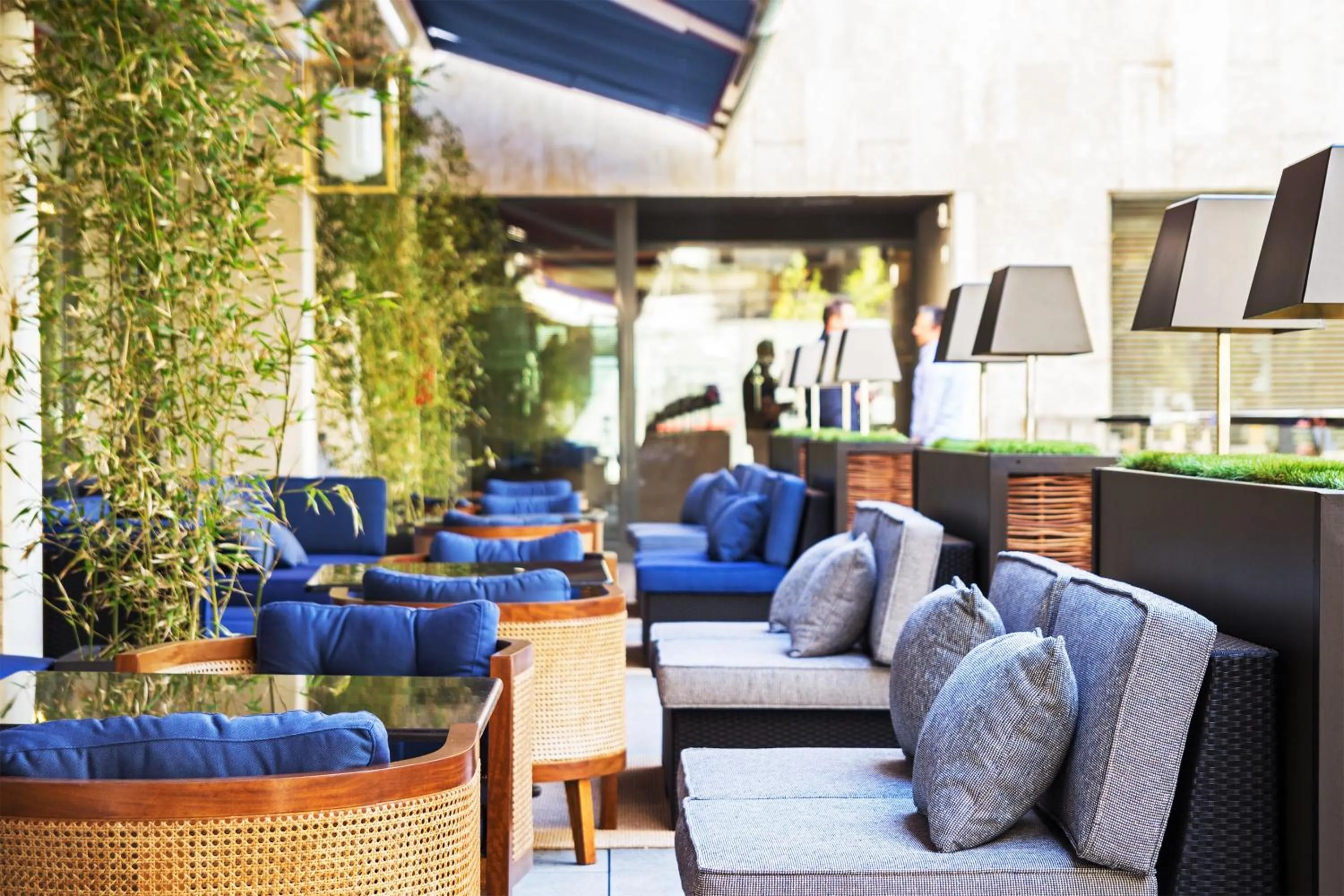 Restaurant/places to eat in Melia Castilla