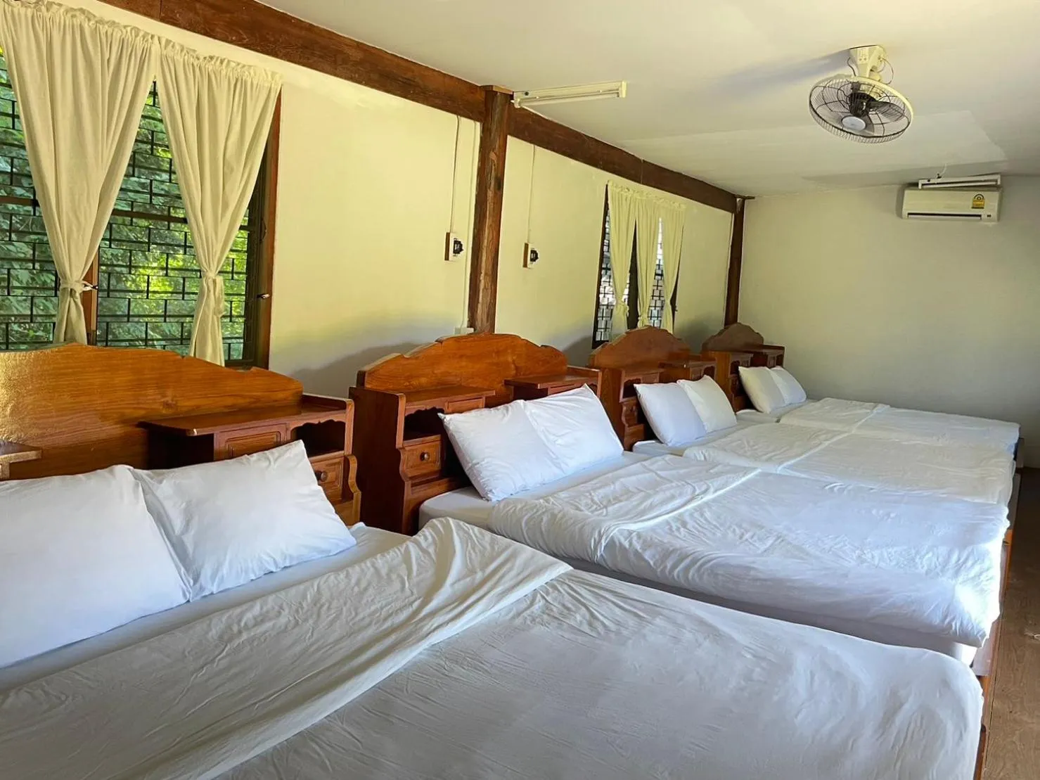 Bed in ห้วยน้ำรินรีสอร์ท The Creek Garden Resort