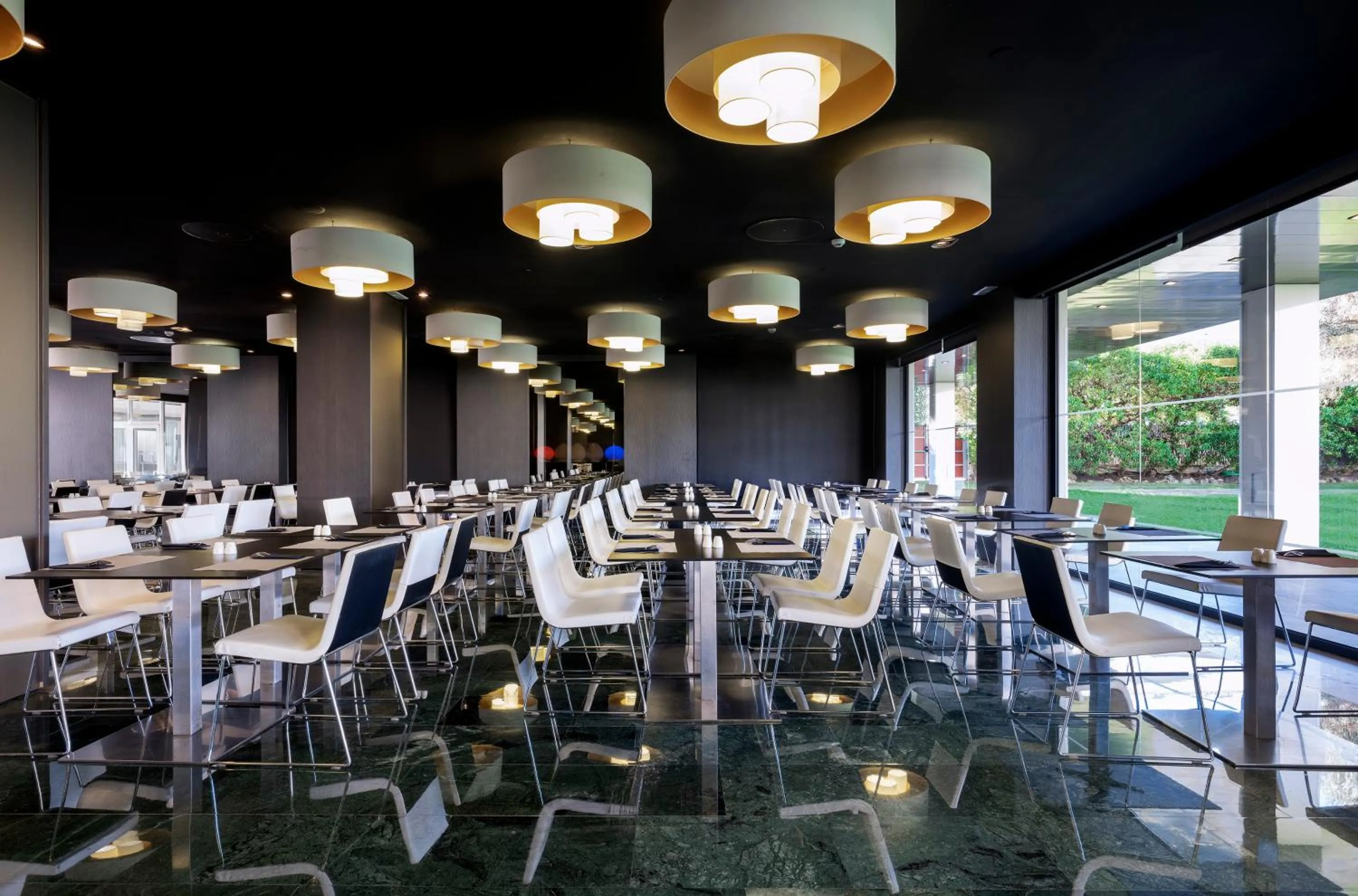 Restaurant/places to eat in Melia Sitges