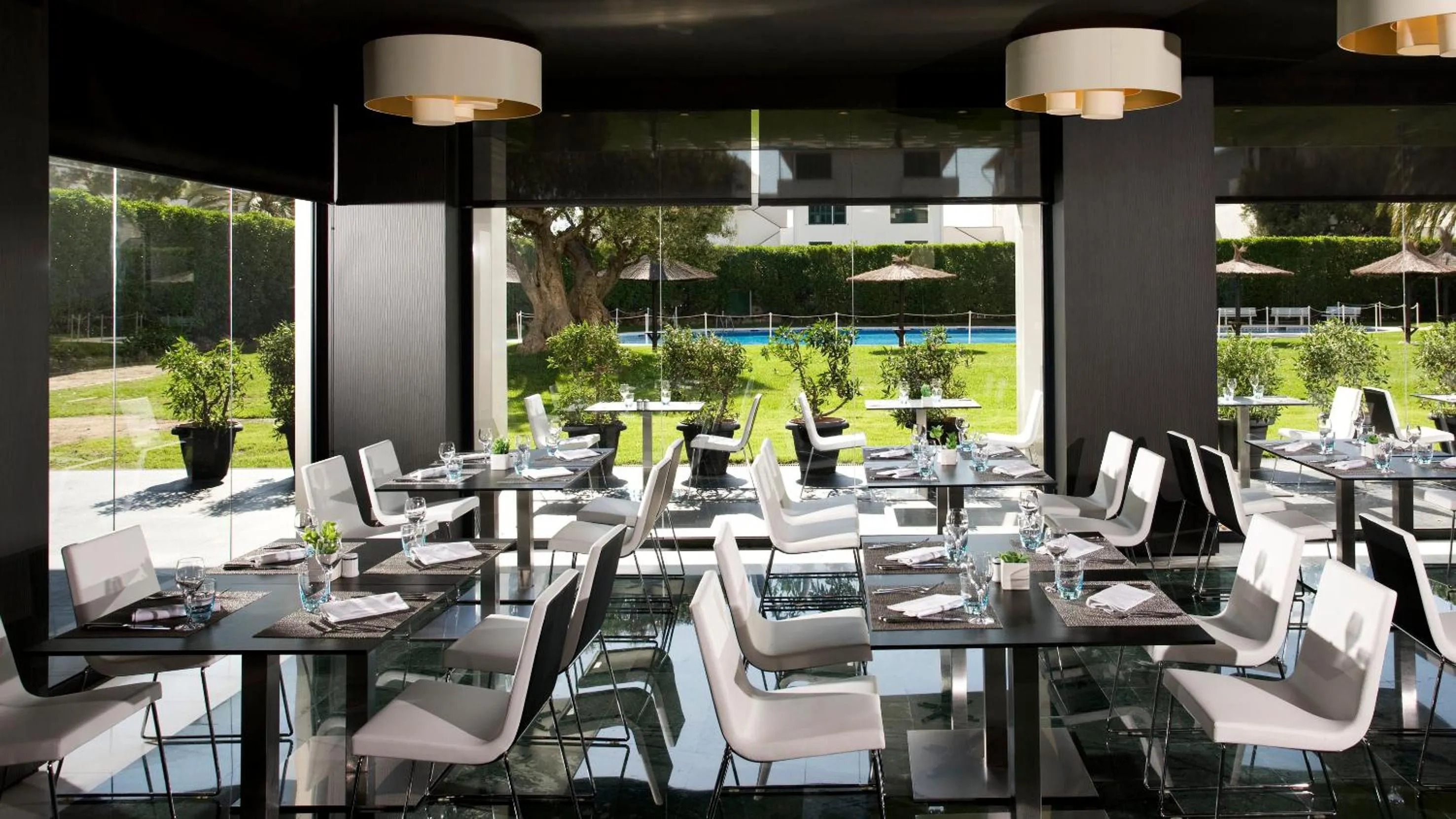 Restaurant/places to eat in Melia Sitges