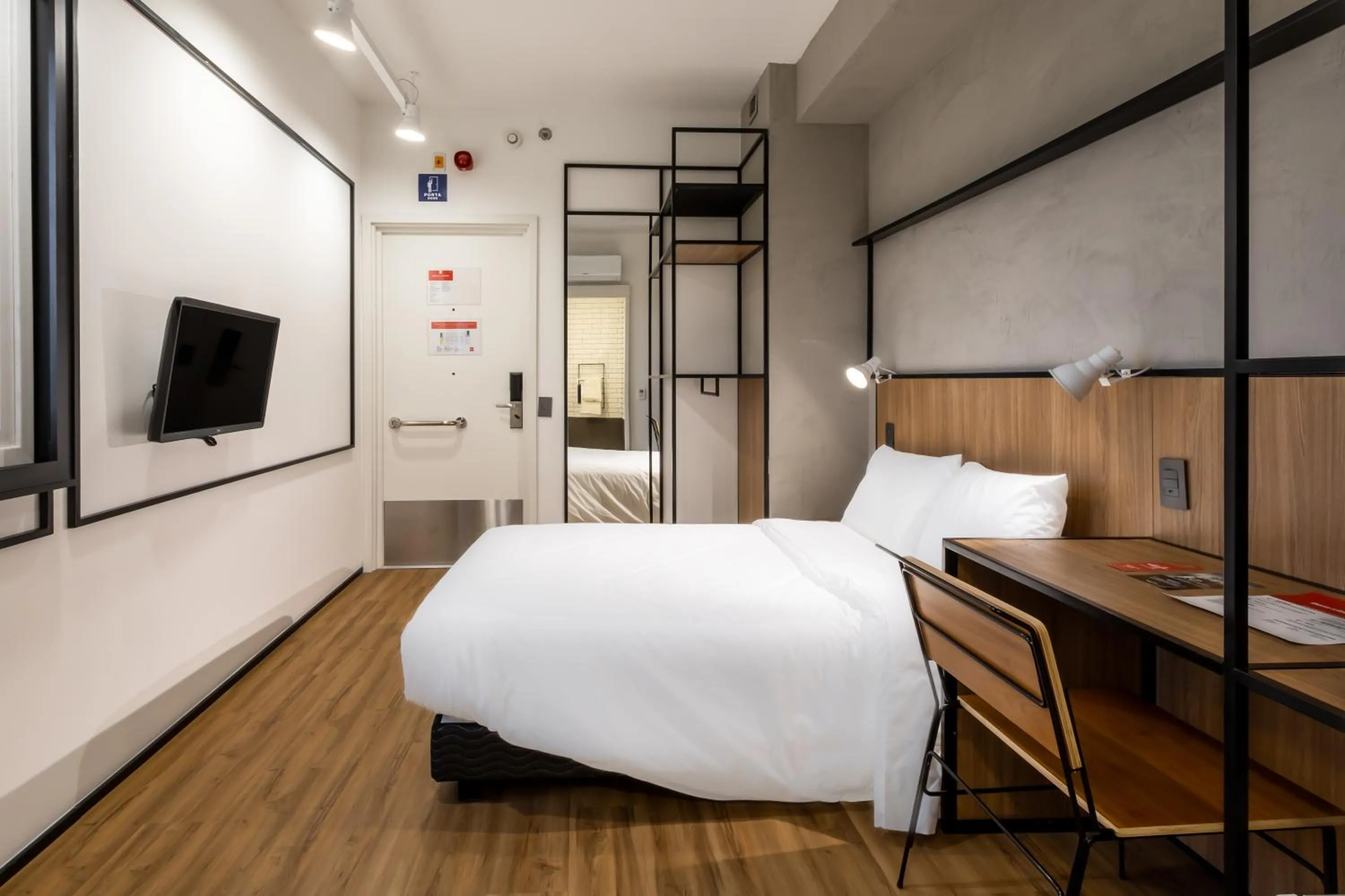 Toilet, Bed in Ibis Aruja