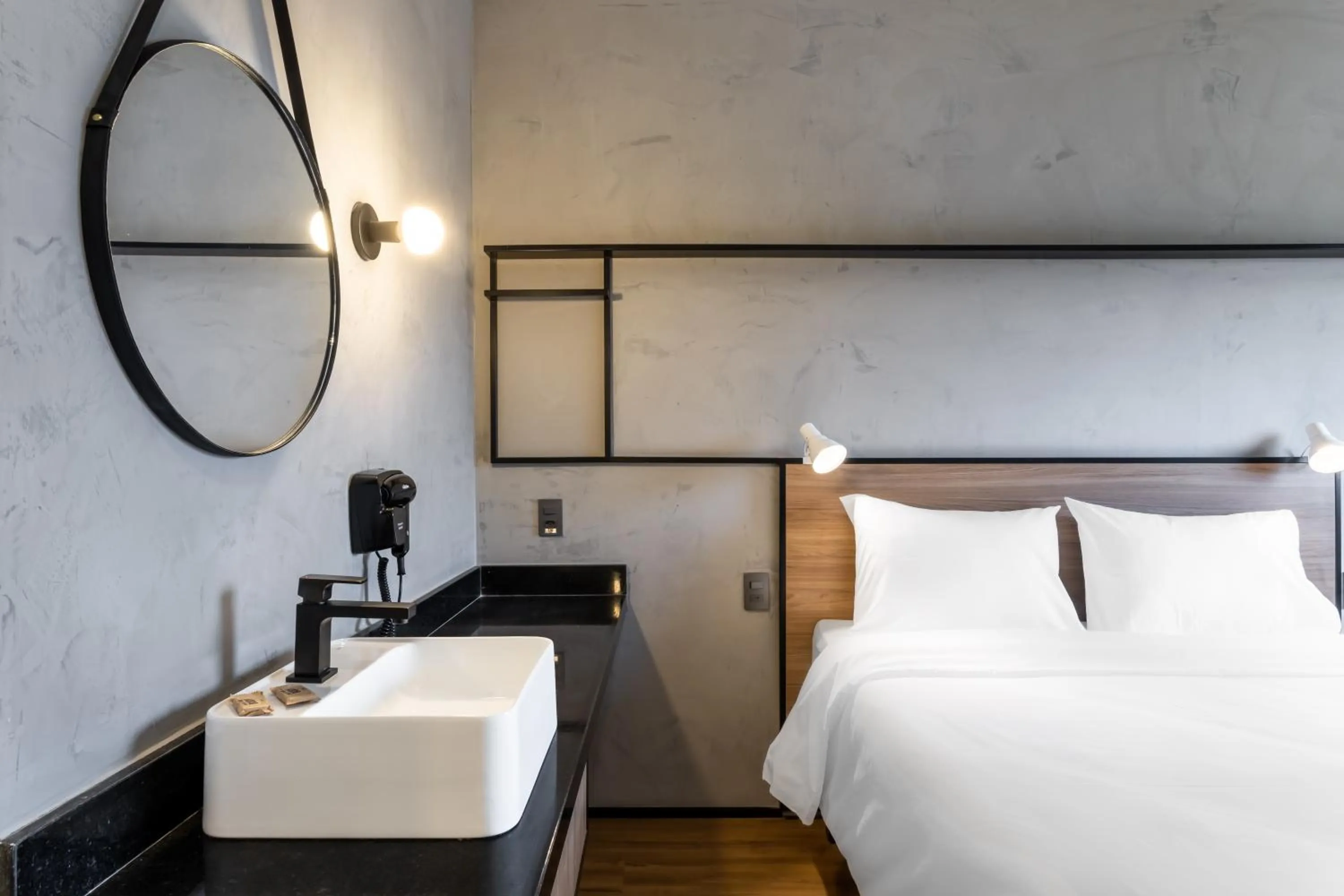 Photo of the whole room, Bed in Ibis Aruja