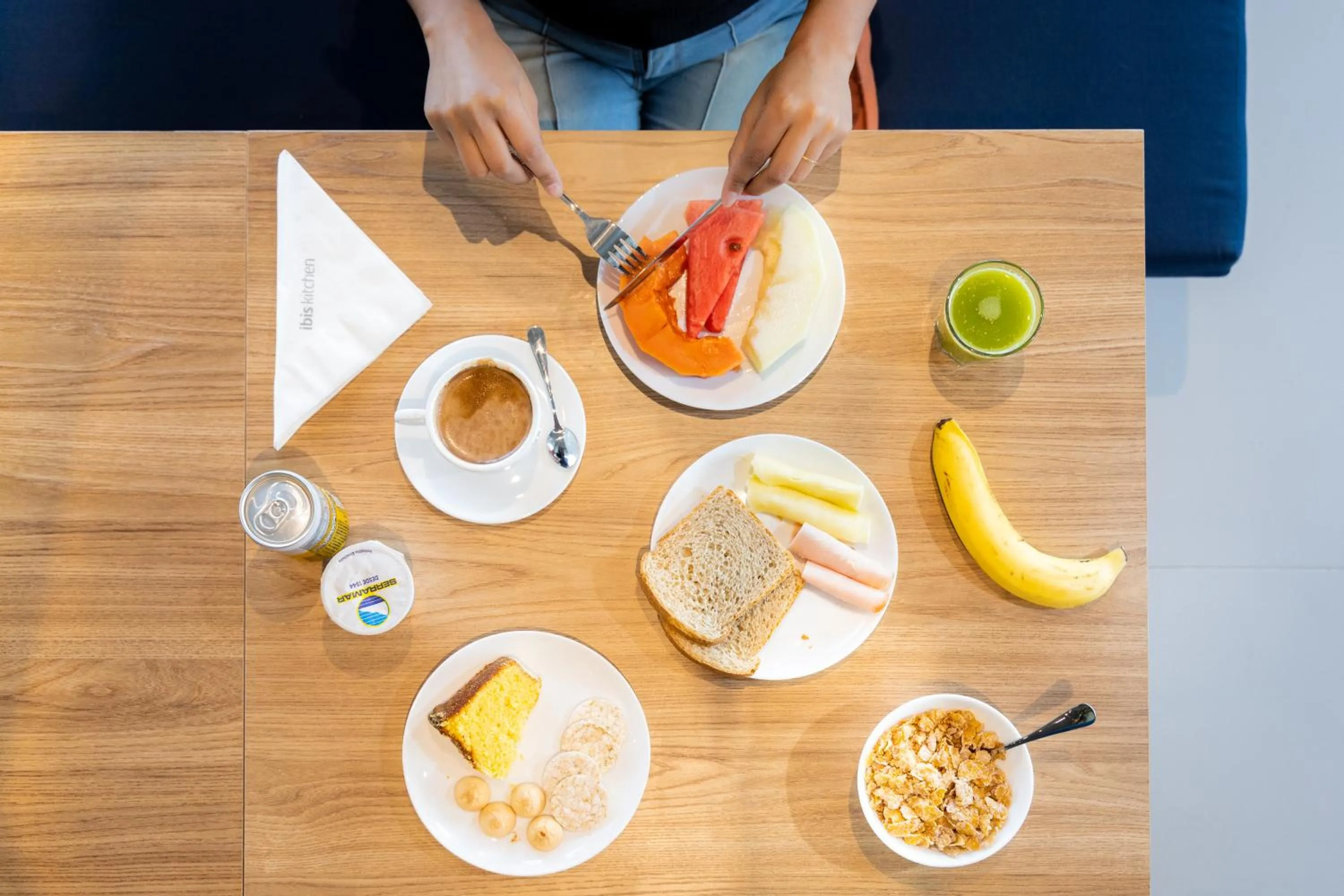 Breakfast in Ibis Aruja