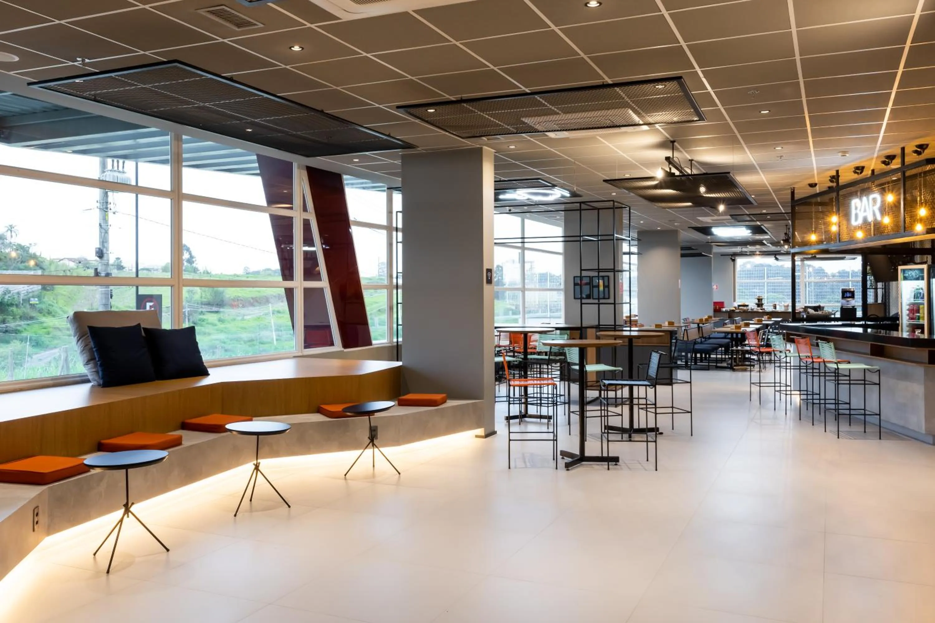 Seating area in Ibis Aruja